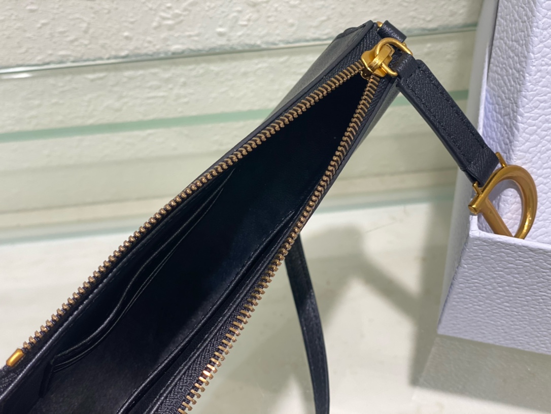 Dior Saddle Shoulder Pouch Black Goatskin