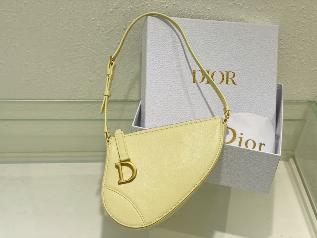 Dior Saddle Shoulder Pouch Yellow Goatskin