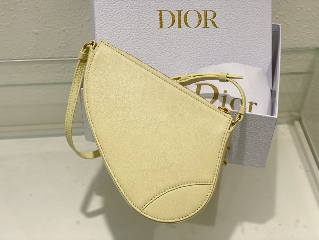 Dior Saddle Shoulder Pouch Yellow Goatskin