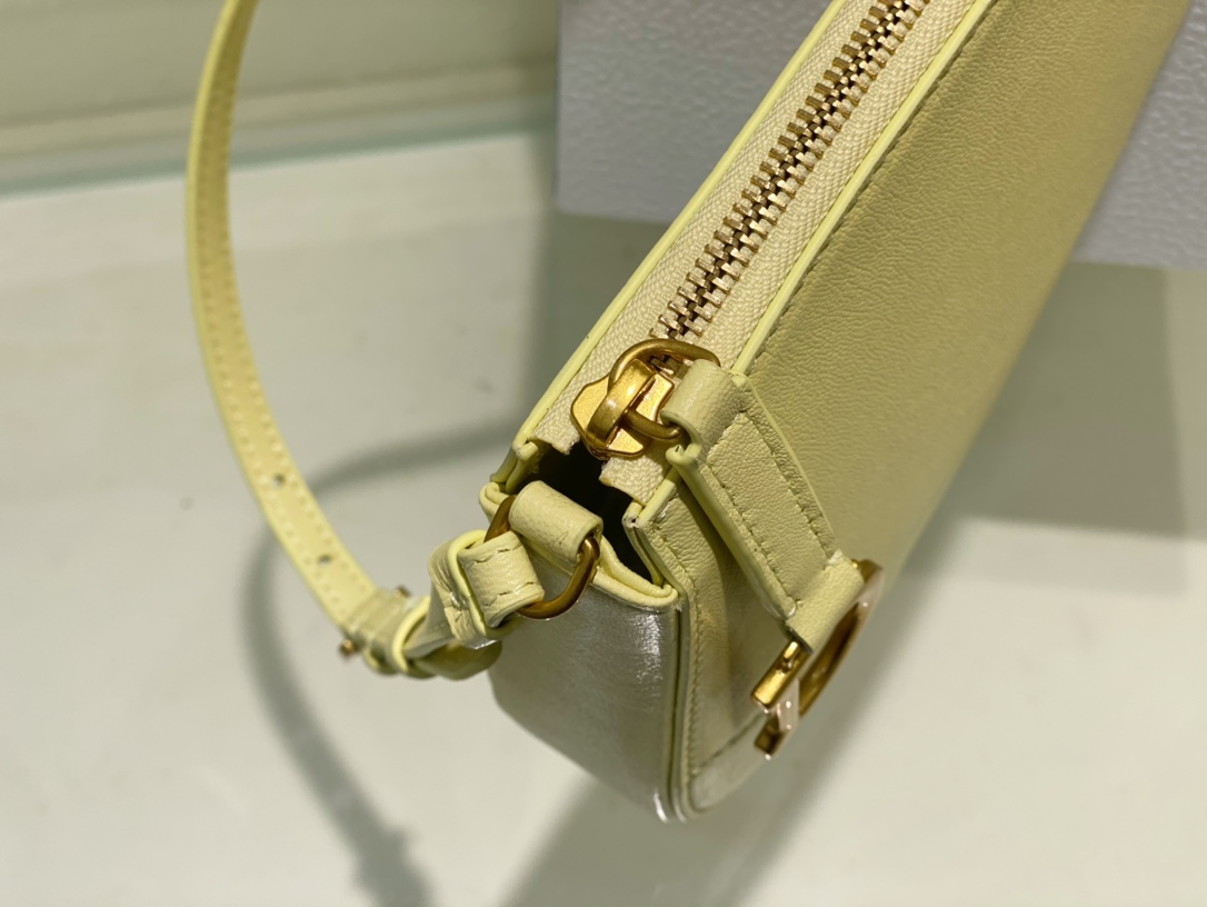 Dior Saddle Shoulder Pouch Yellow Goatskin