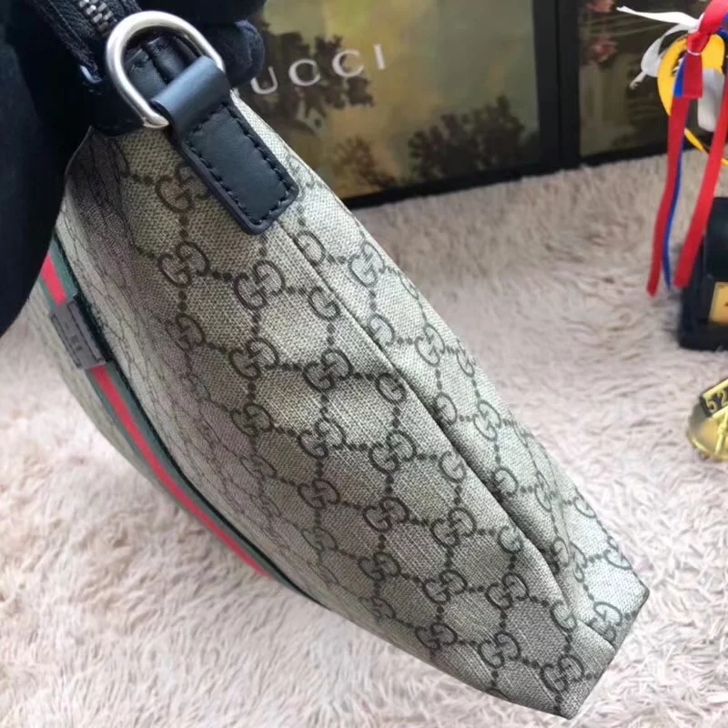 Discount Gucci GG Supreme Medium Men Messenger Bag