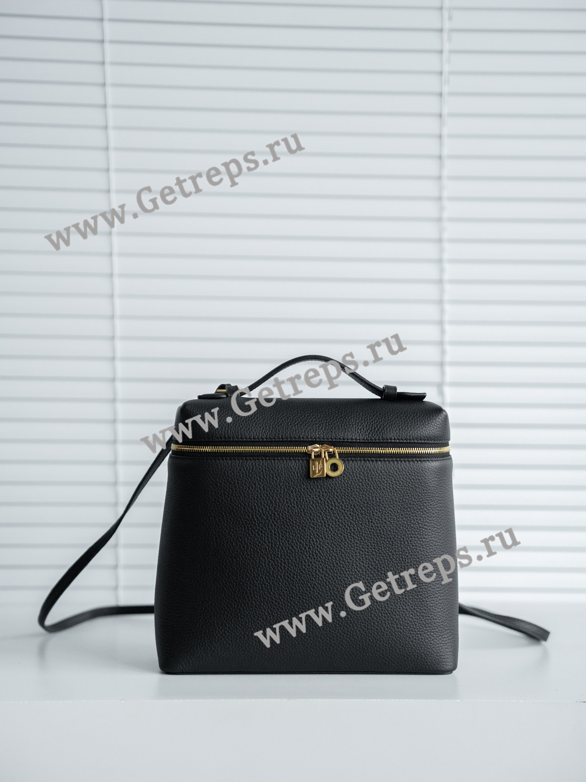 Extra Pocket Backpack L23.5 Grained Calfskin Black