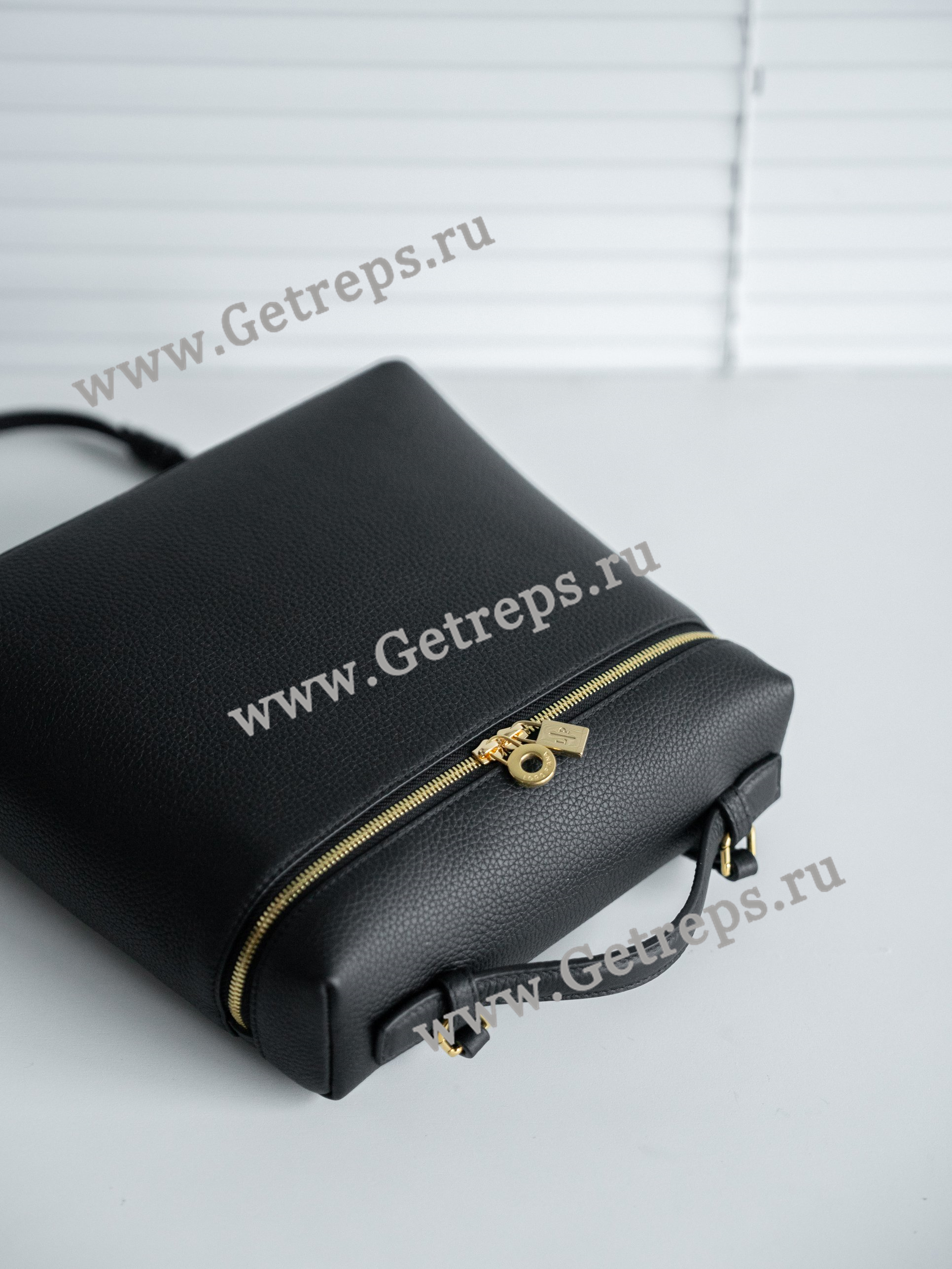 Extra Pocket Backpack L23.5 Grained Calfskin Black