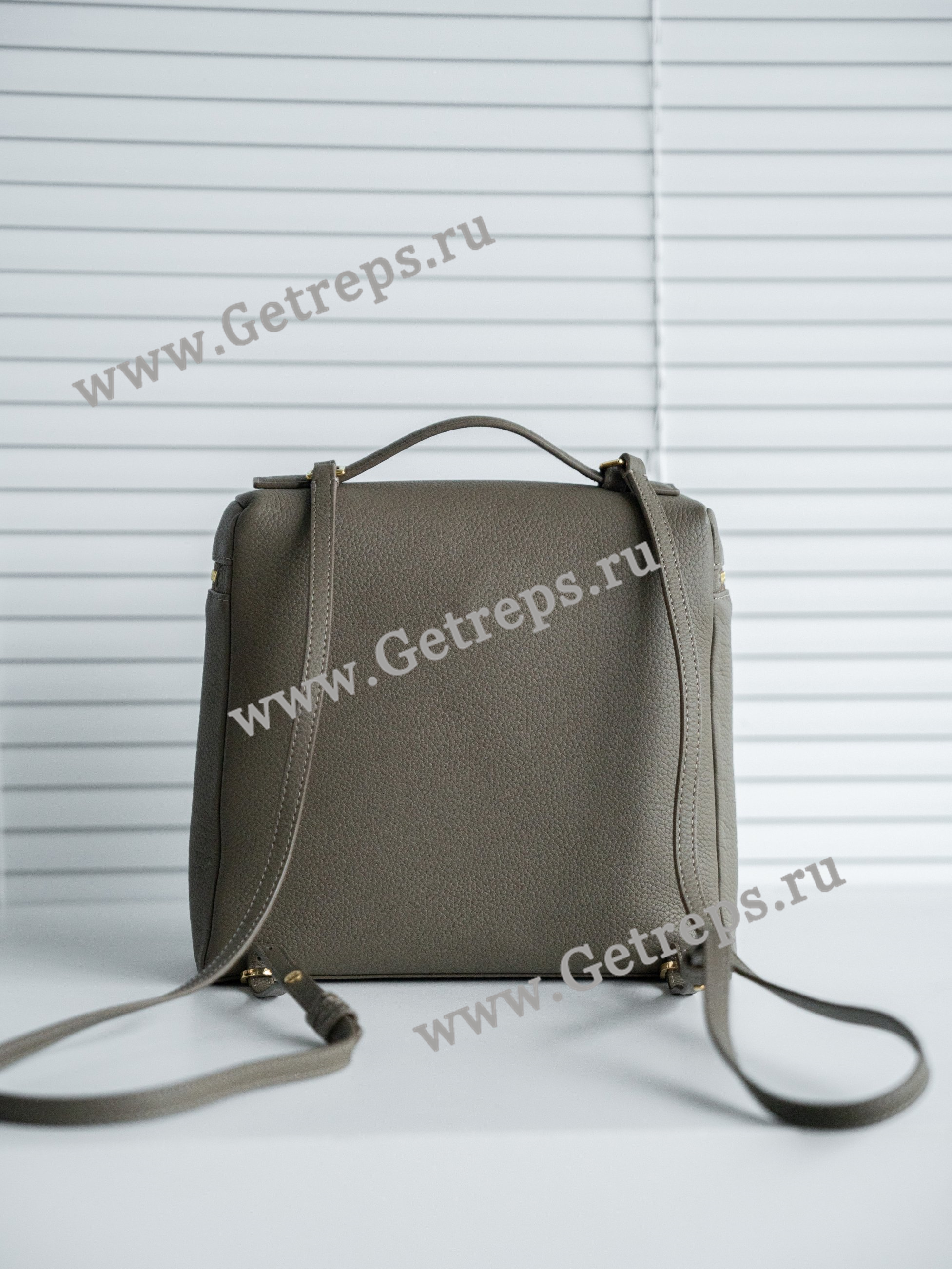 Extra Pocket Backpack L23.5 Grained Calfskin Gary