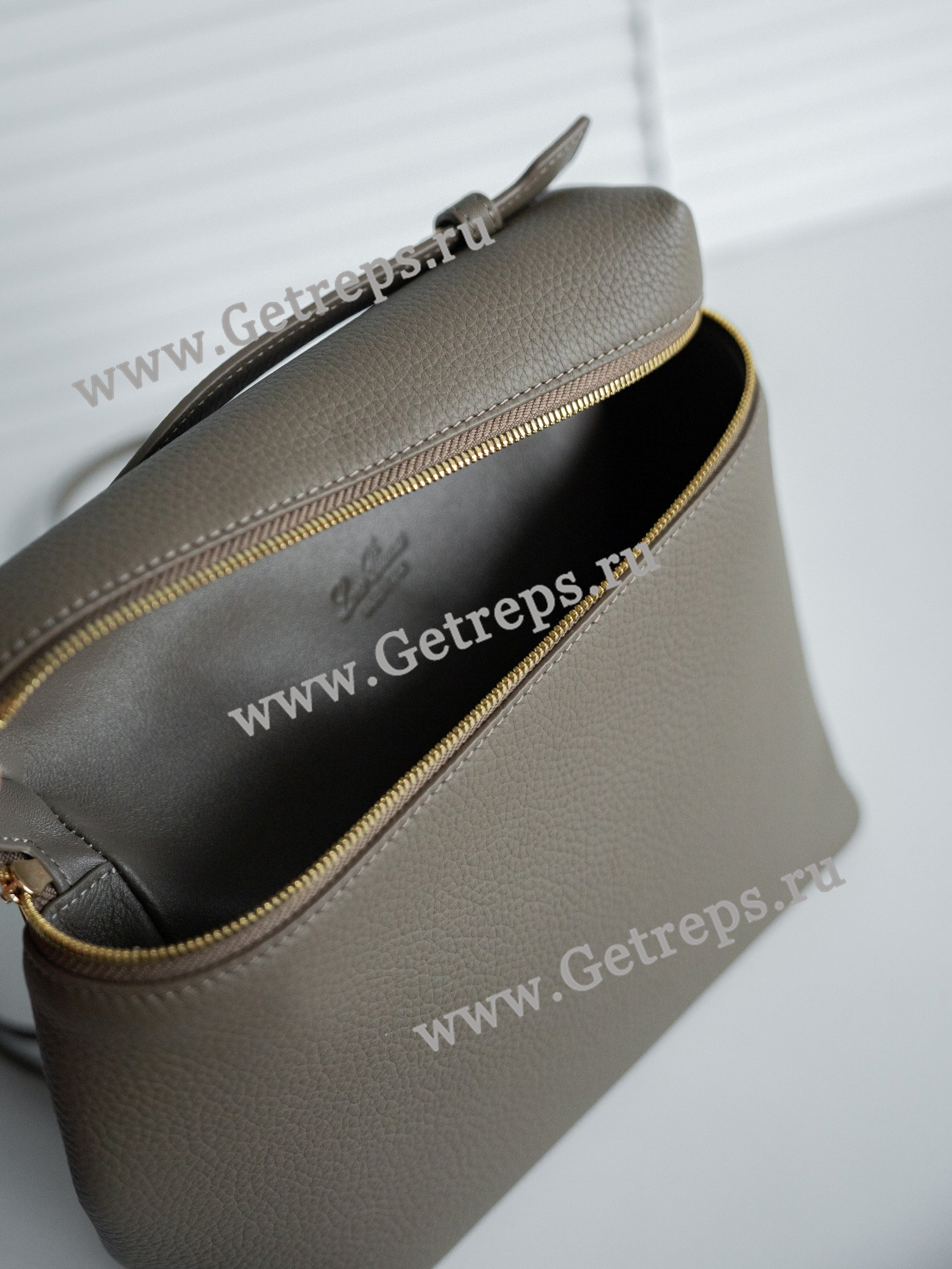 Extra Pocket Backpack L23.5 Grained Calfskin Gary