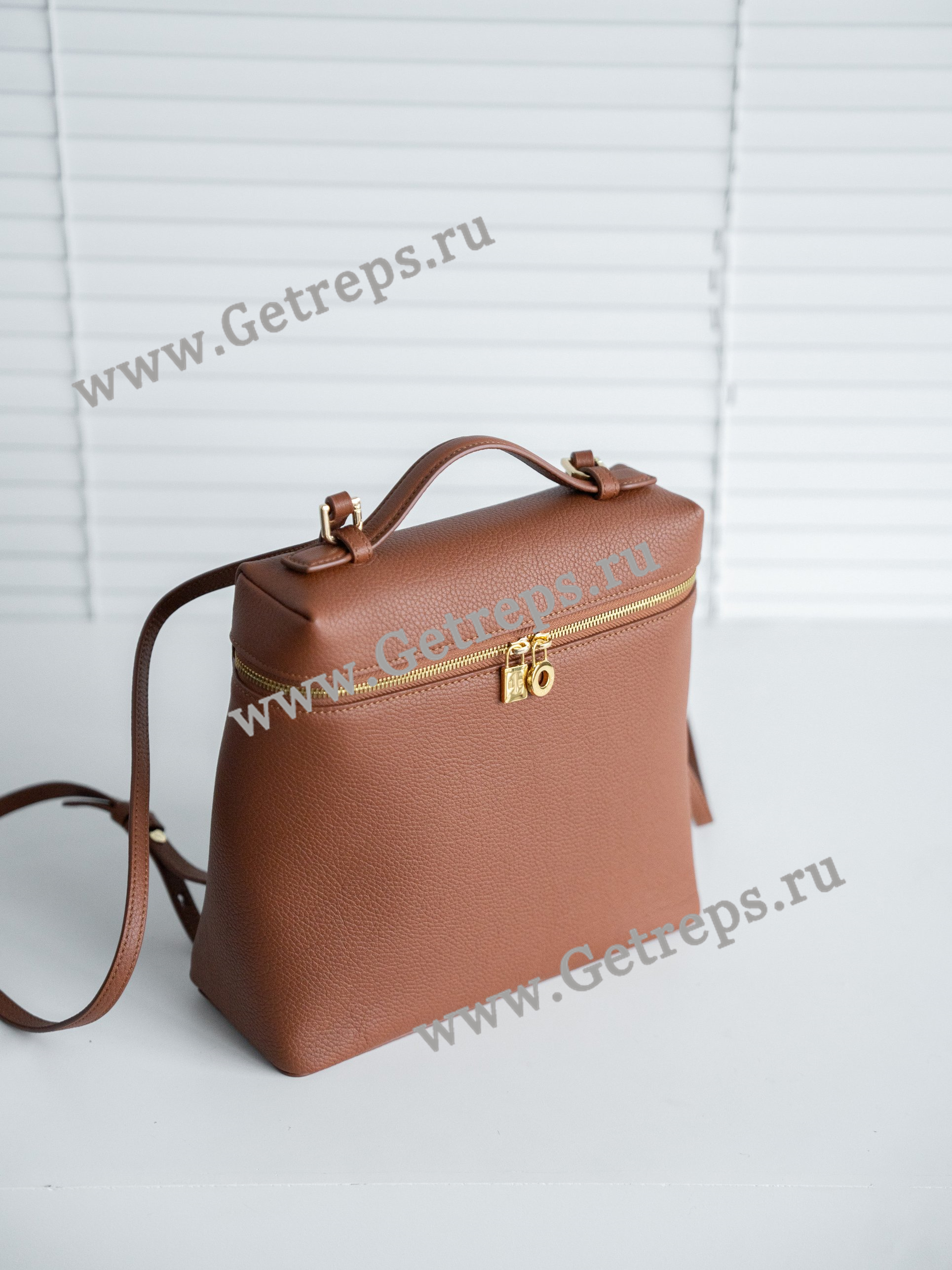 Extra Pocket Backpack L23.5 Grained Calfskin Kummel