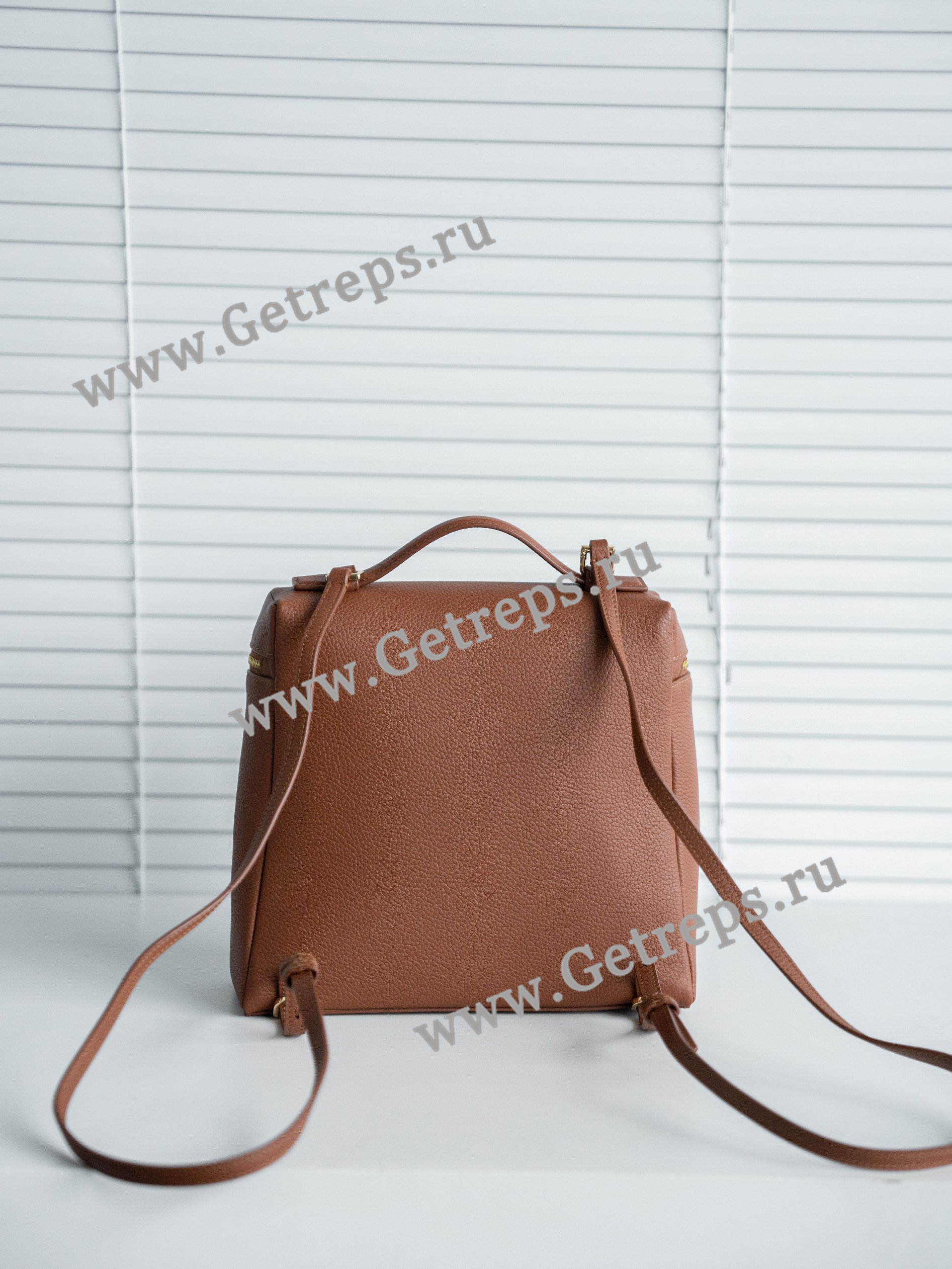 Extra Pocket Backpack L23.5 Grained Calfskin Kummel