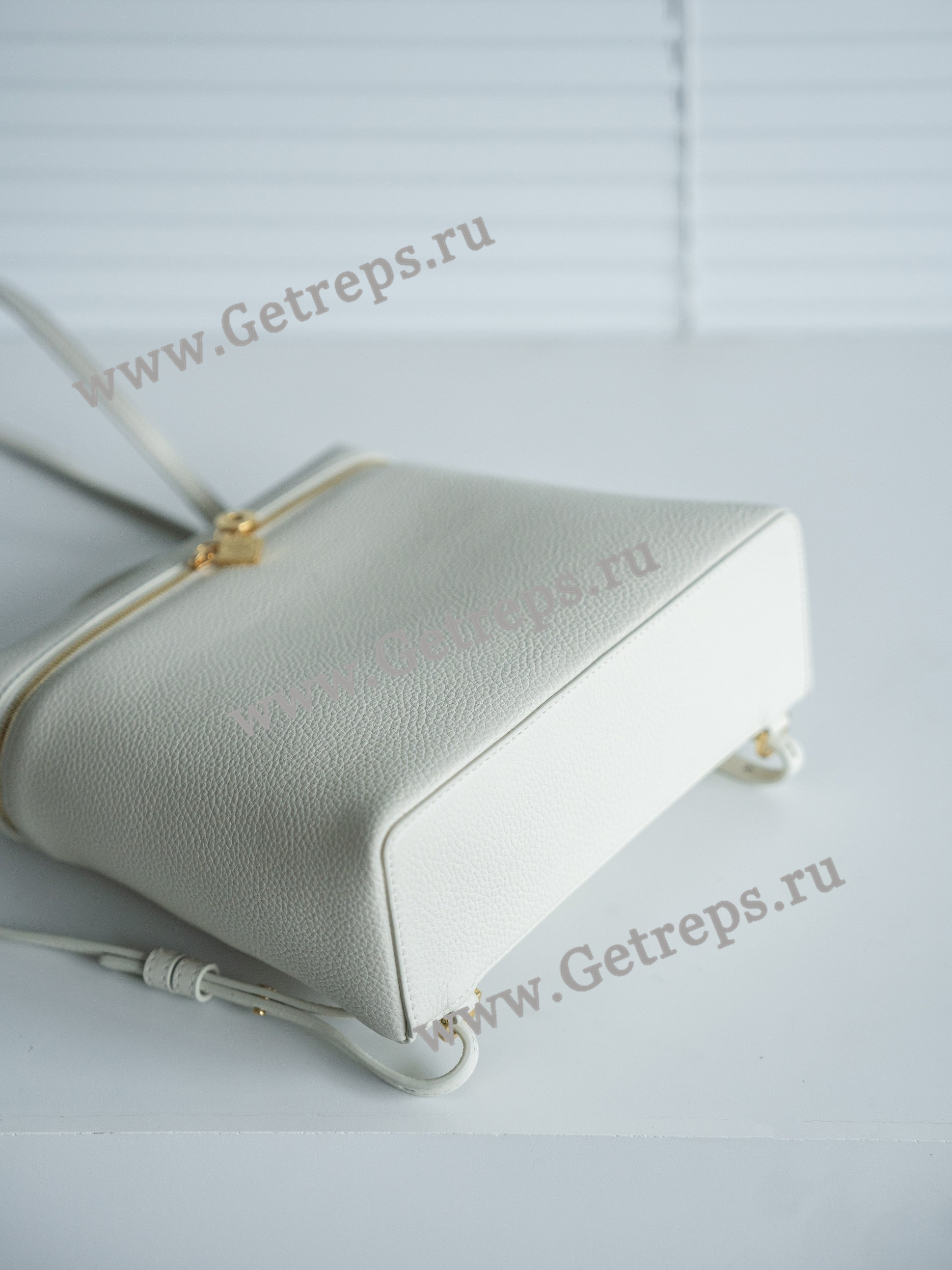 Extra Pocket Backpack L23.5 Grained Calfskin White