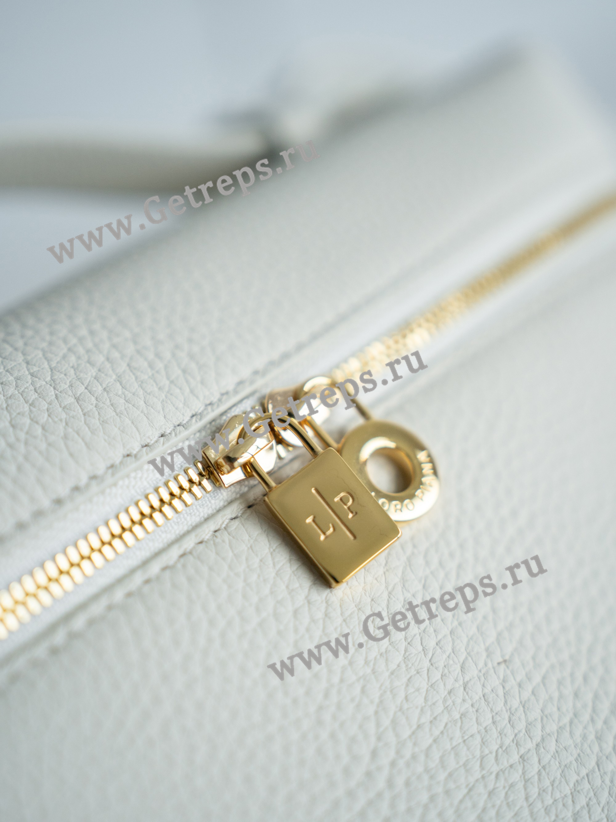 Extra Pocket Backpack L23.5 Grained Calfskin White