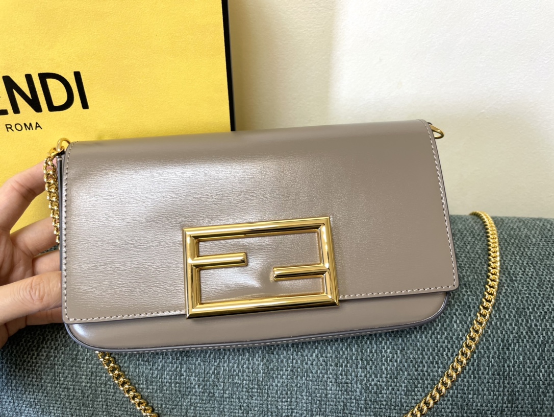 Fendi Baguette Leather Shoulder Bag Gray