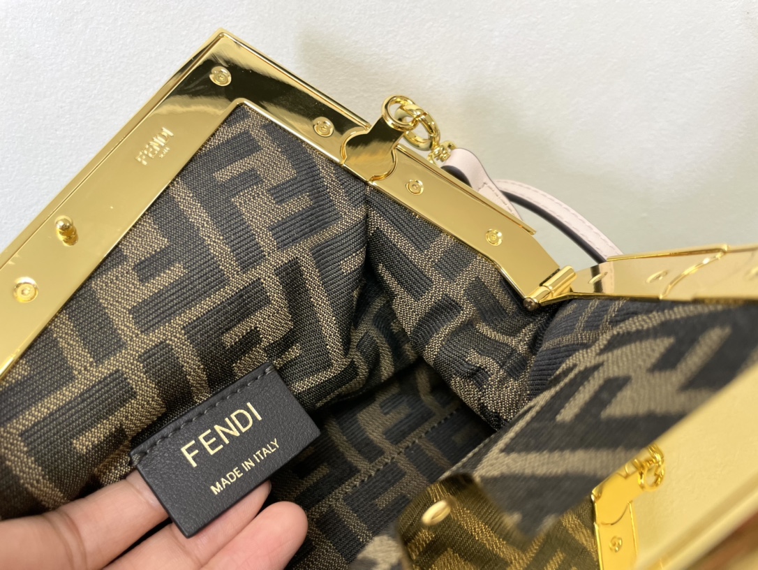 Fendi First Small Interlaced Leather Bag Pink