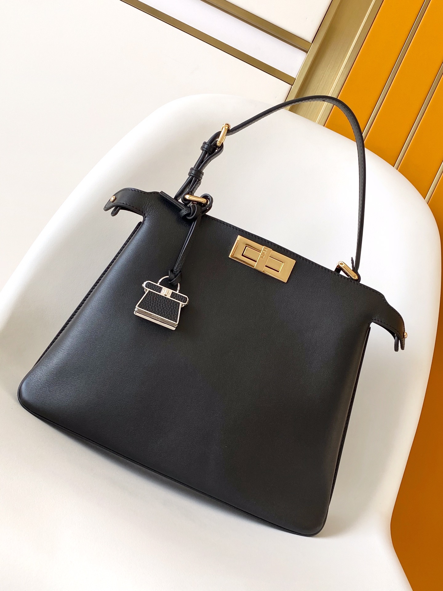 Fendi Peekaboo Soft Medium Leather Bag in Black