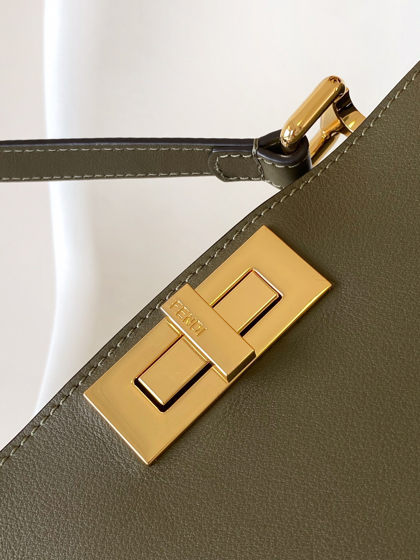 Fendi Peekaboo Soft Medium Leather Bag in Green