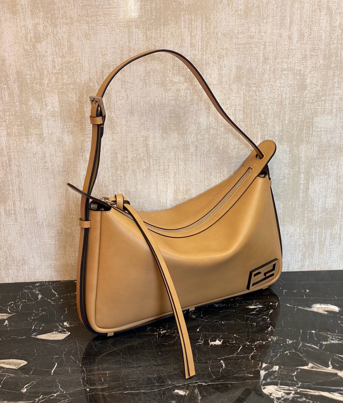 Fendi Simply Large Handbag Beige Leather