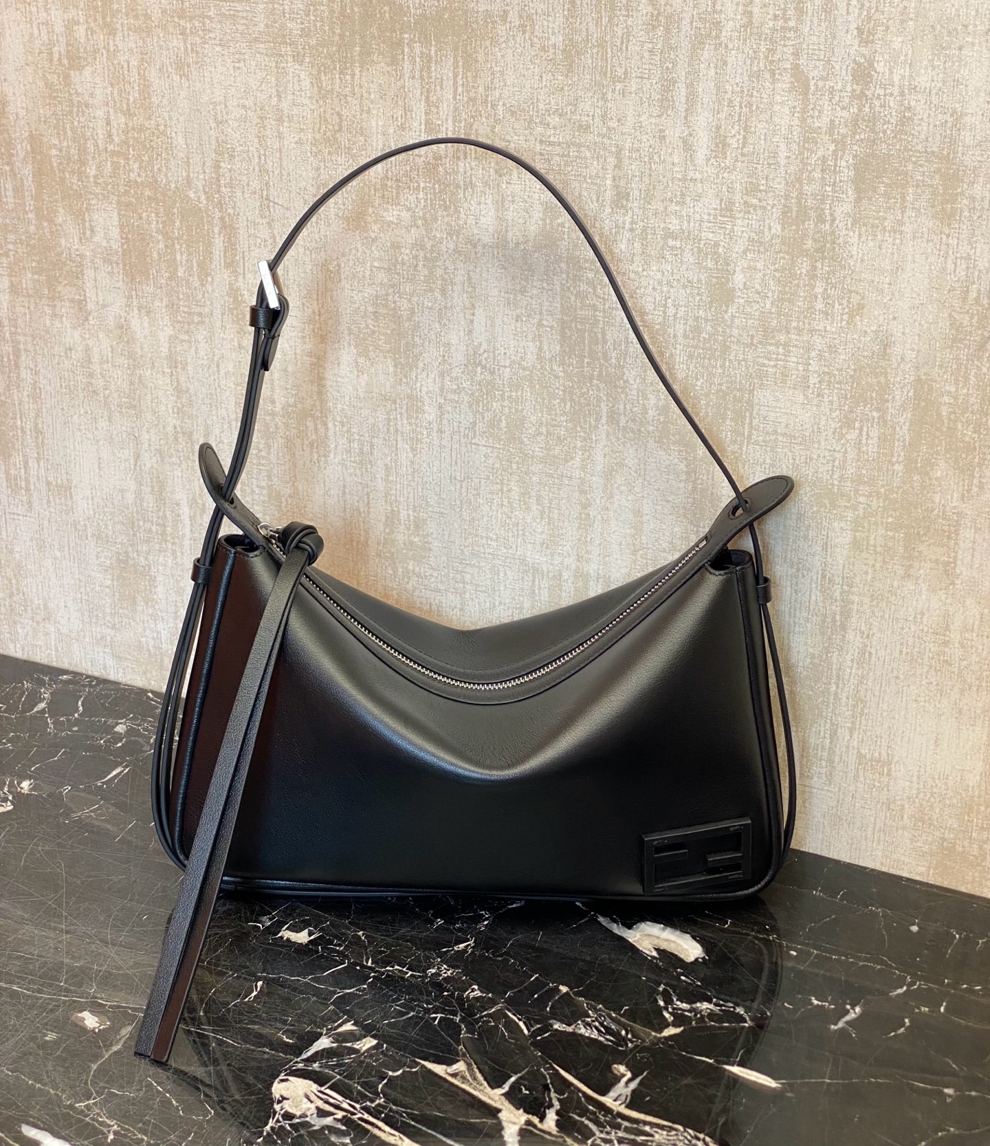 Fendi Simply Large Handbag Black Leather