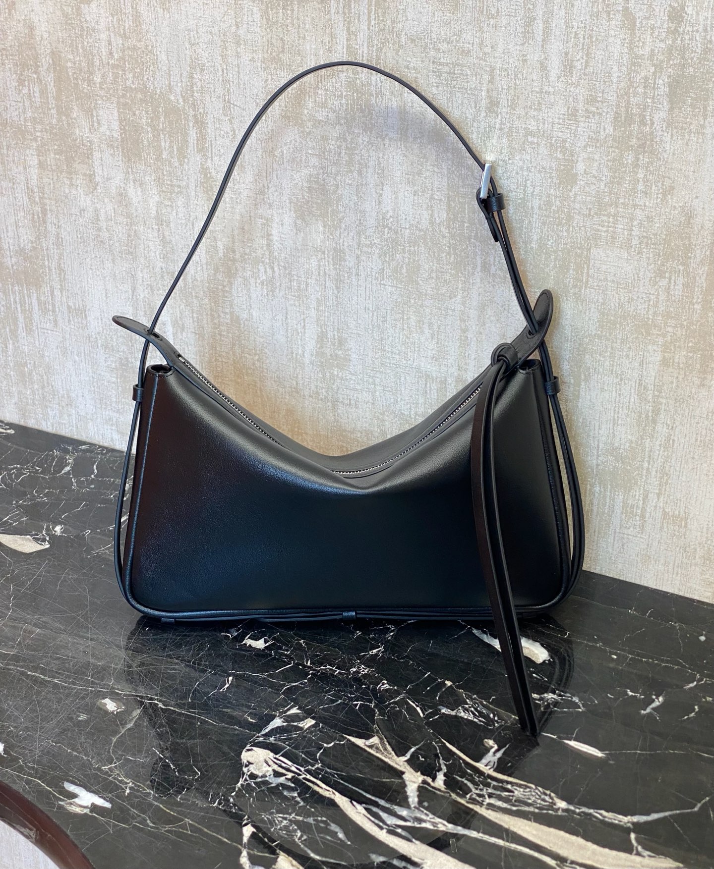 Fendi Simply Large Handbag Black Leather