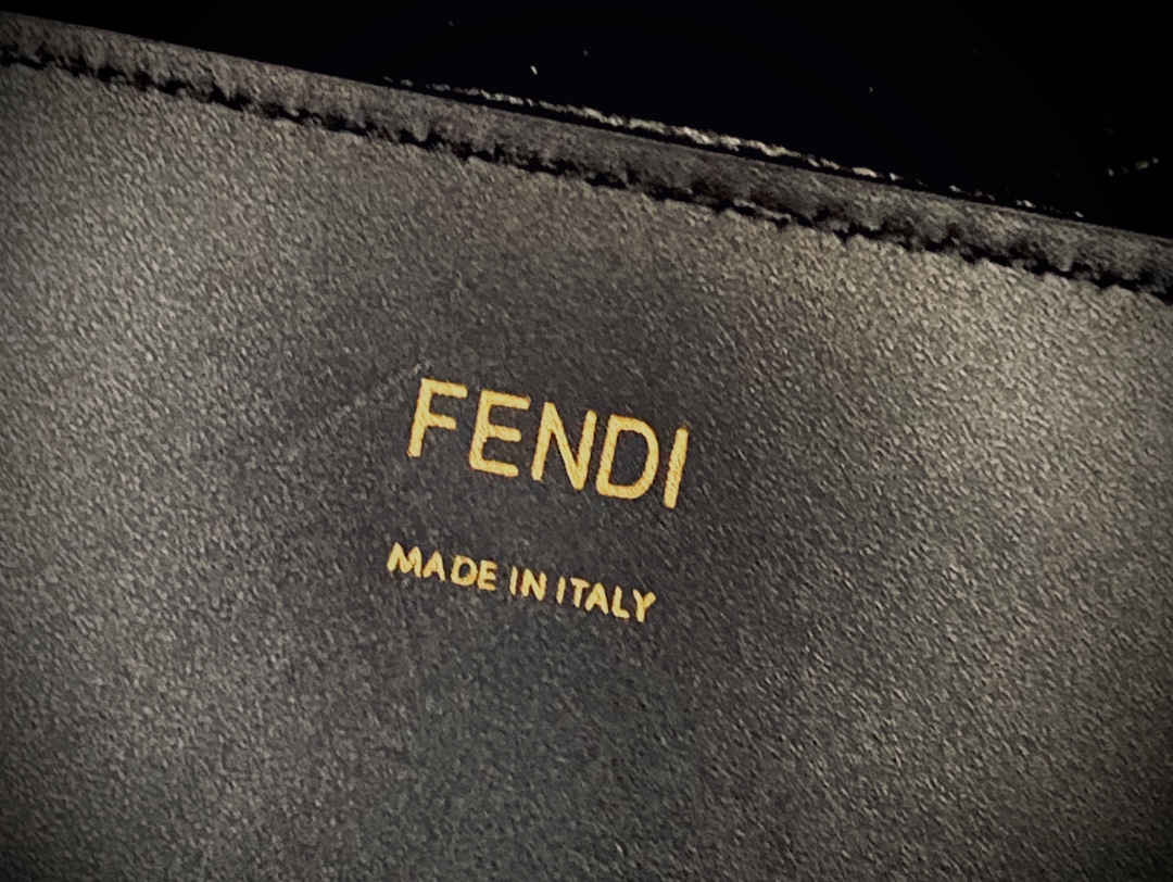 Fendi Sunshine Large Black Leather Shopper