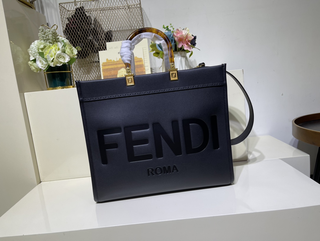 Fendi Sunshine Medium Black Leather Shopper