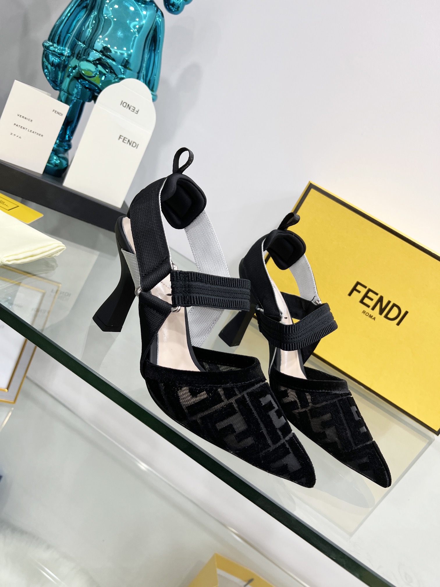 Fendi Women Colibri Pumps-0003  35-42