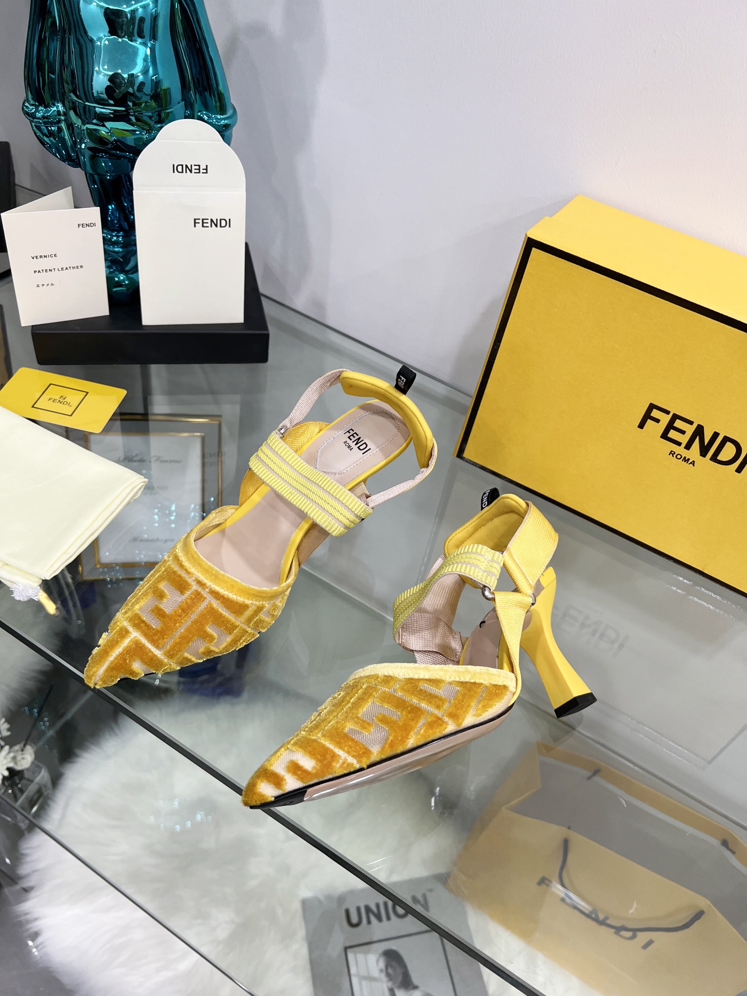 Fendi Women Colibri Pumps-0004  35-42