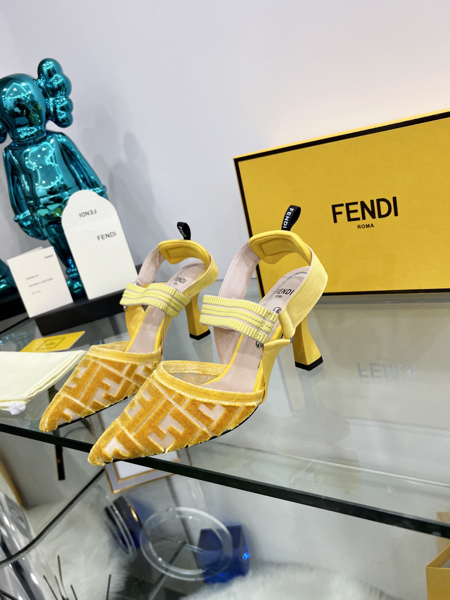 Fendi Women Colibri Pumps-0004  35-42