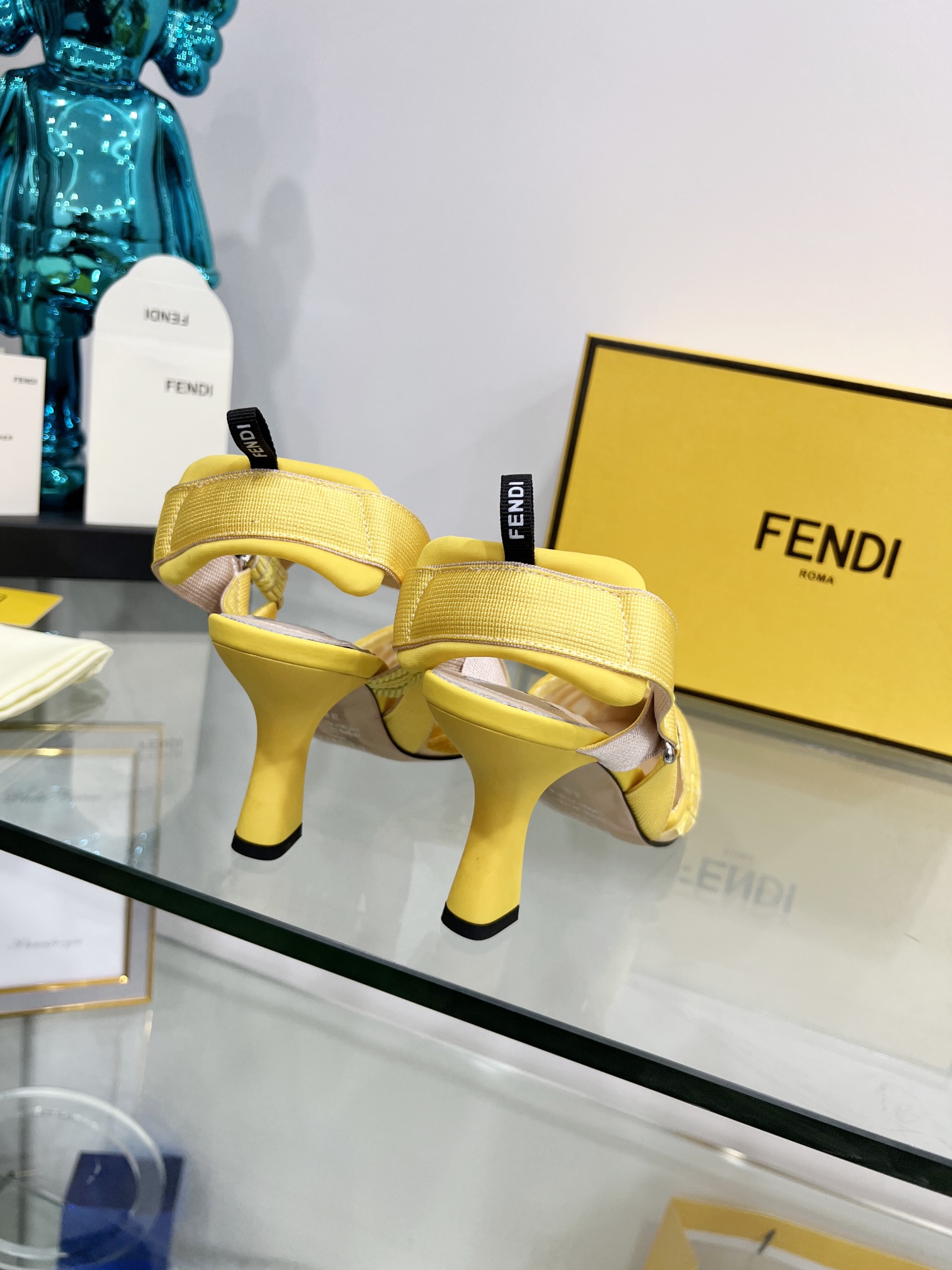Fendi Women Colibri Pumps-0004  35-42