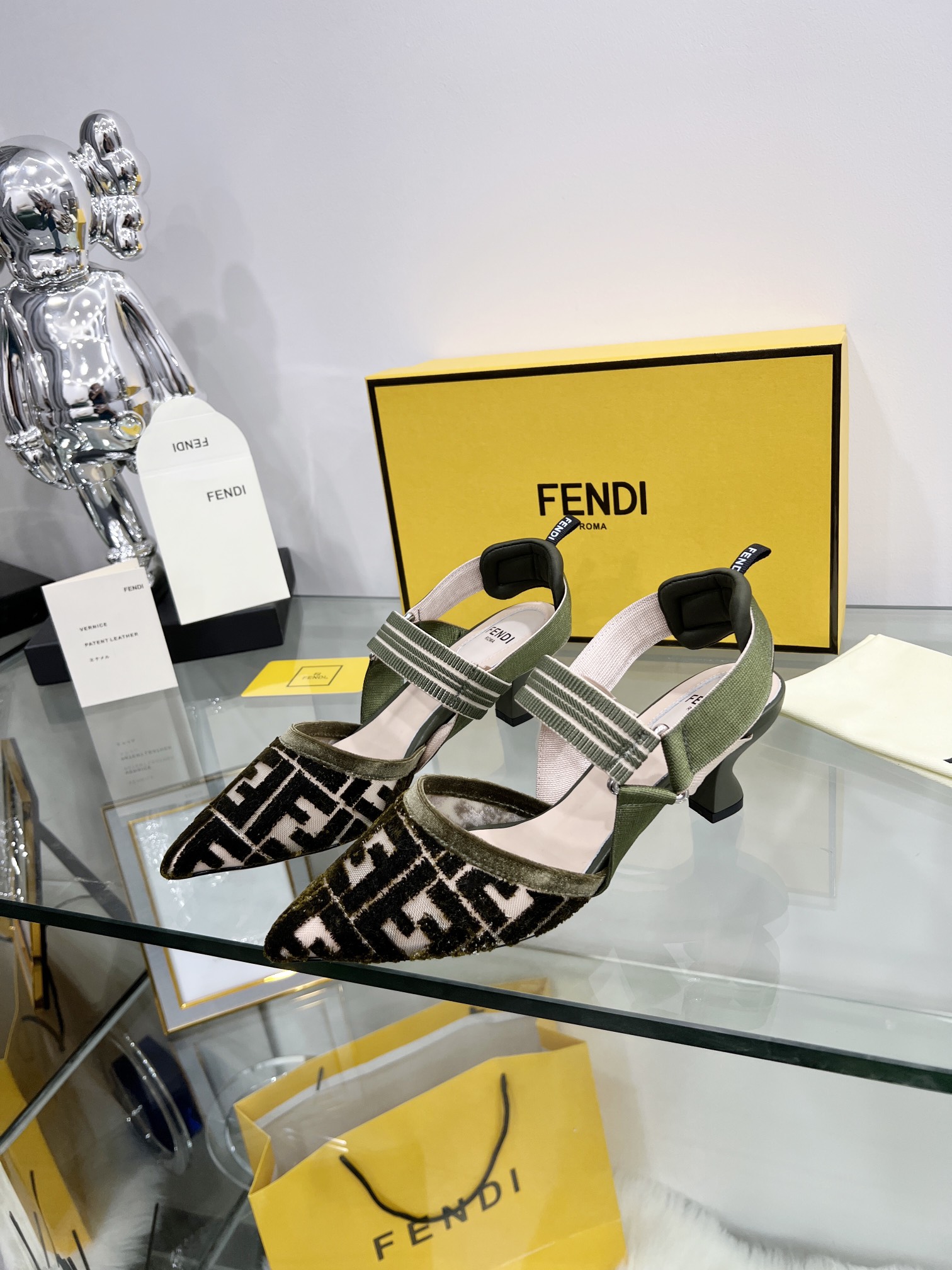 Fendi Women Colibri Pumps-0008  35-42