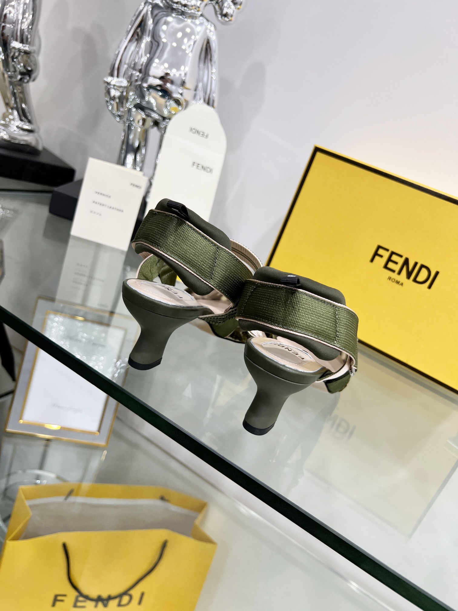 Fendi Women Colibri Pumps-0008  35-42