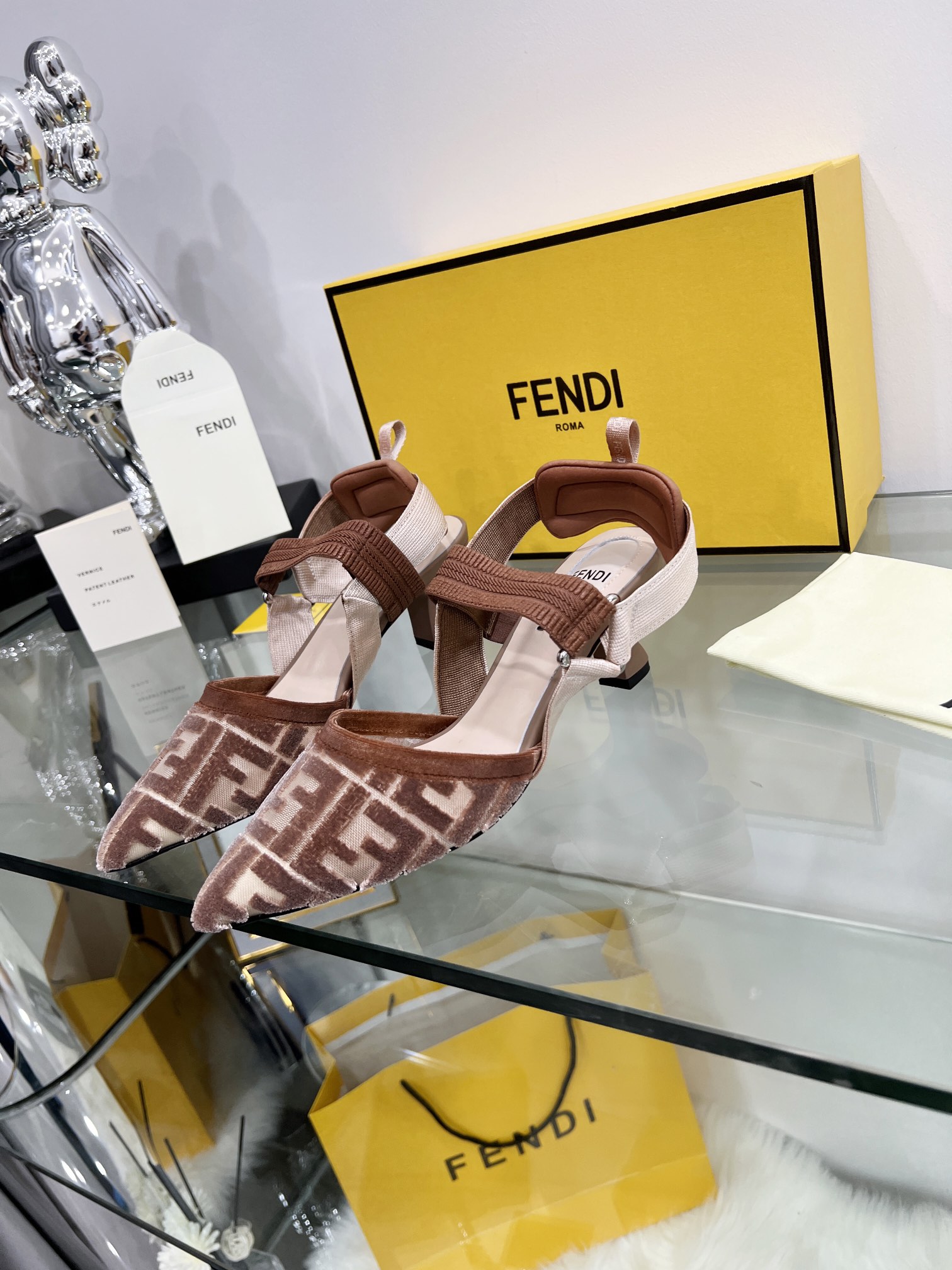 Fendi Women Colibri Pumps-0009  35-42