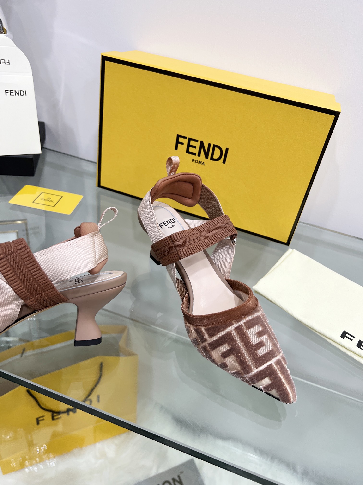 Fendi Women Colibri Pumps-0009  35-42