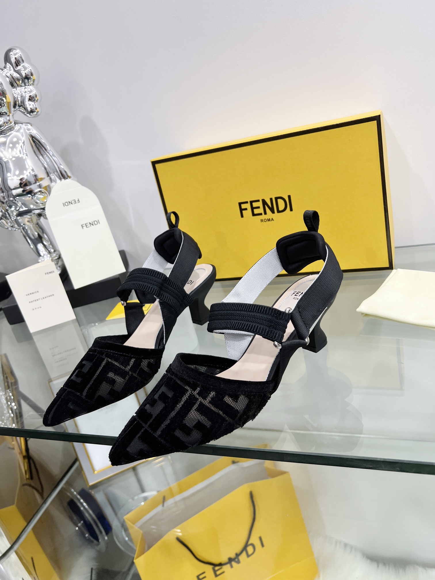 Fendi Women Colibri Pumps-0010  35-42