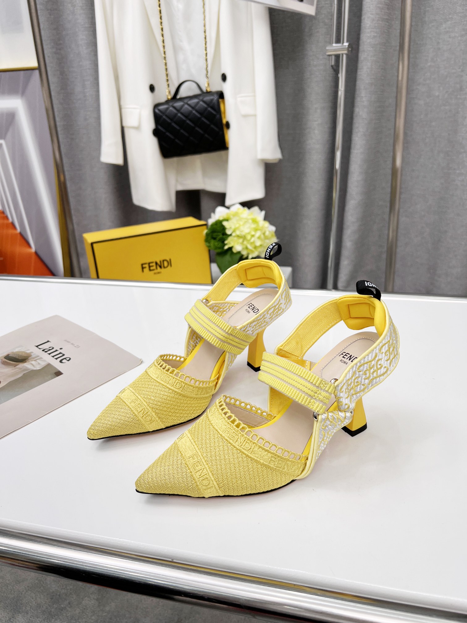 Fendi Women Colibri Pumps-0012  35-42