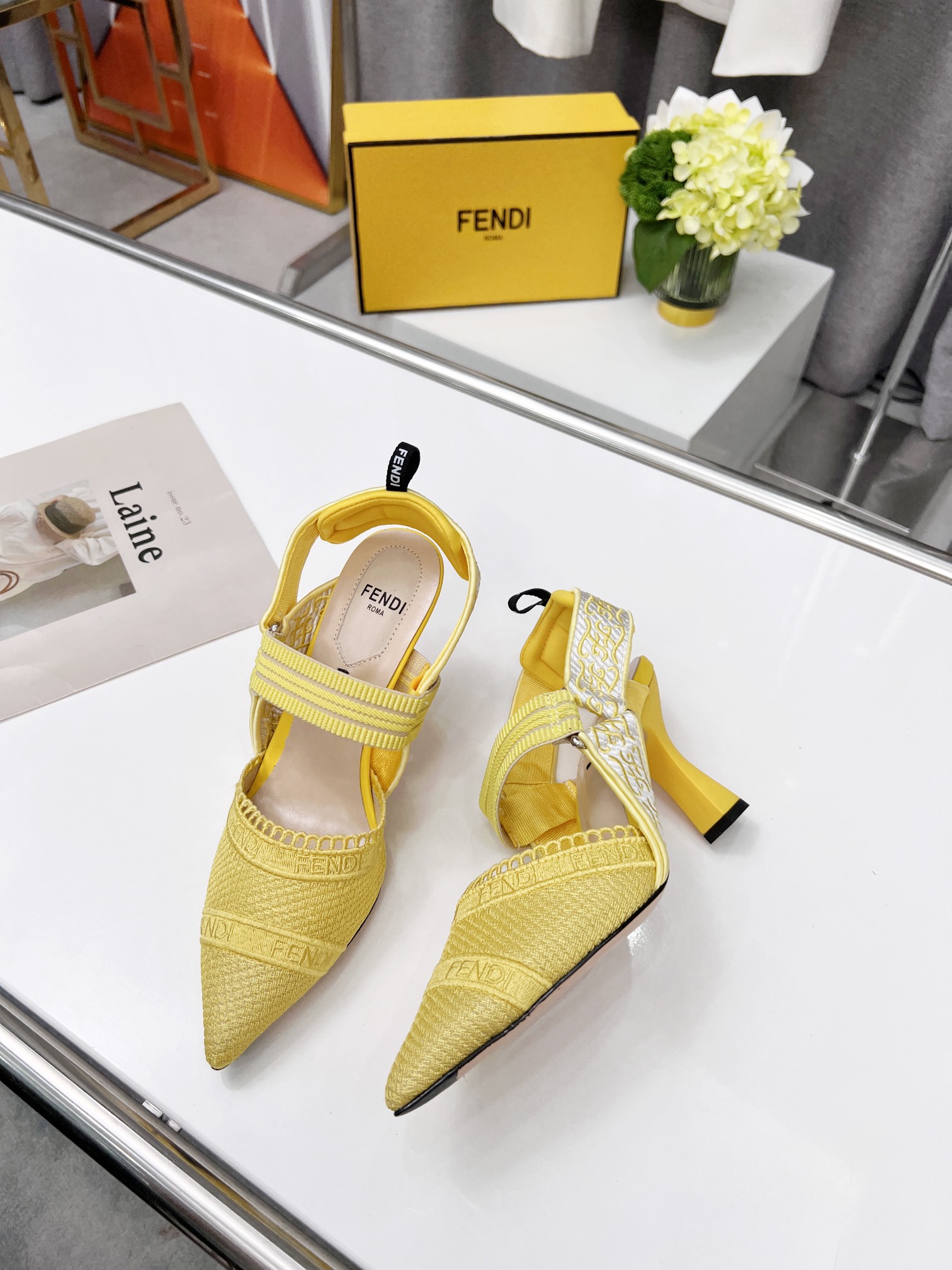 Fendi Women Colibri Pumps-0012  35-42