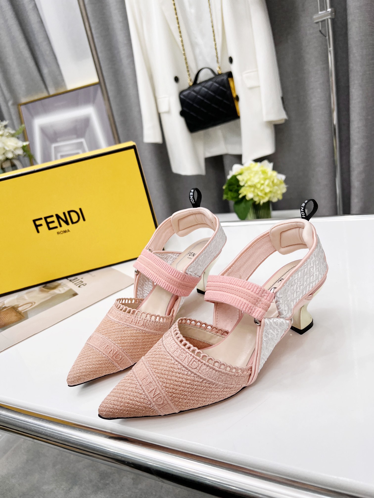 Fendi Women Colibri Pumps-0013  35-42