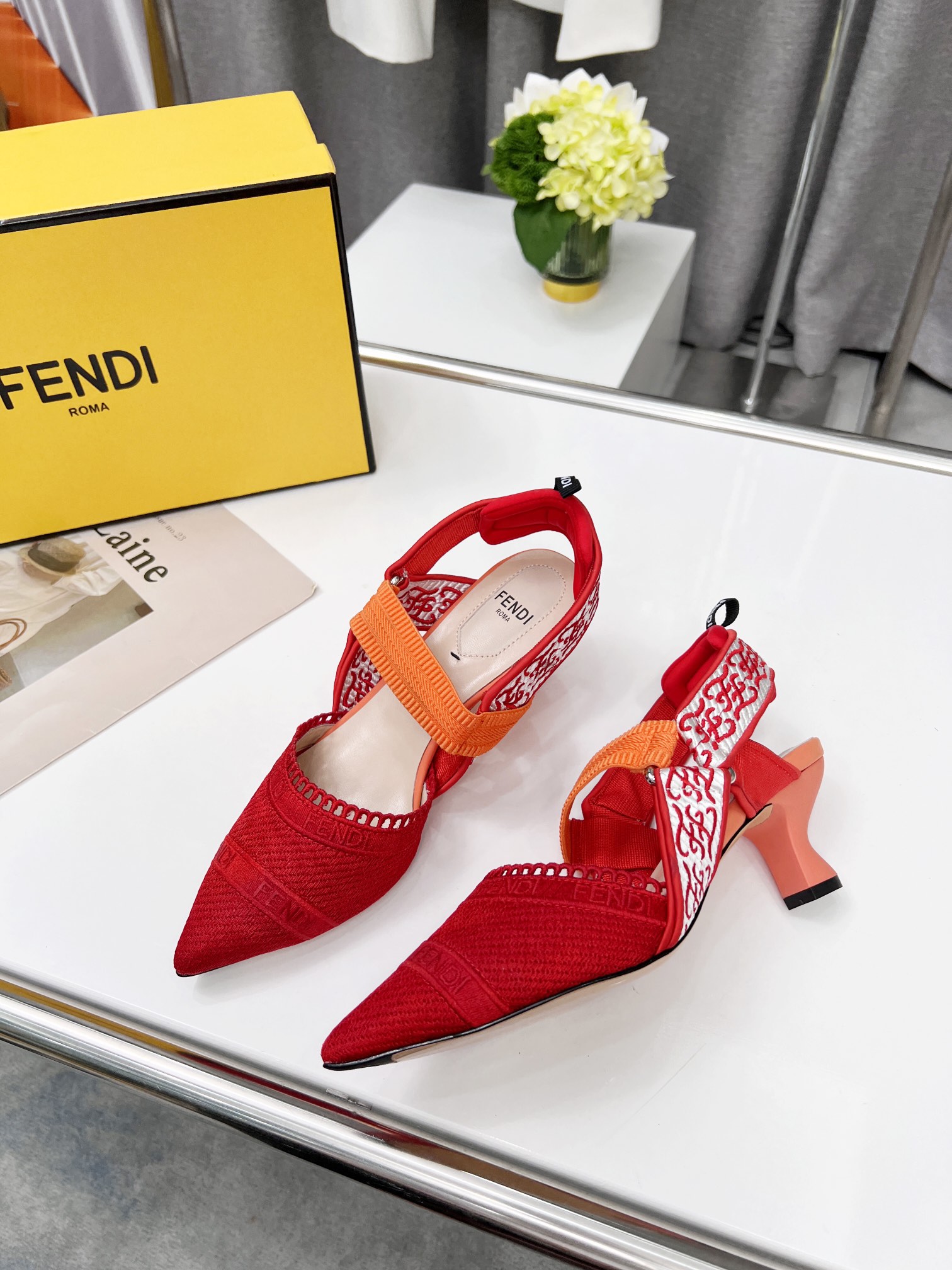 Fendi Women Colibri Pumps-0016  35-42