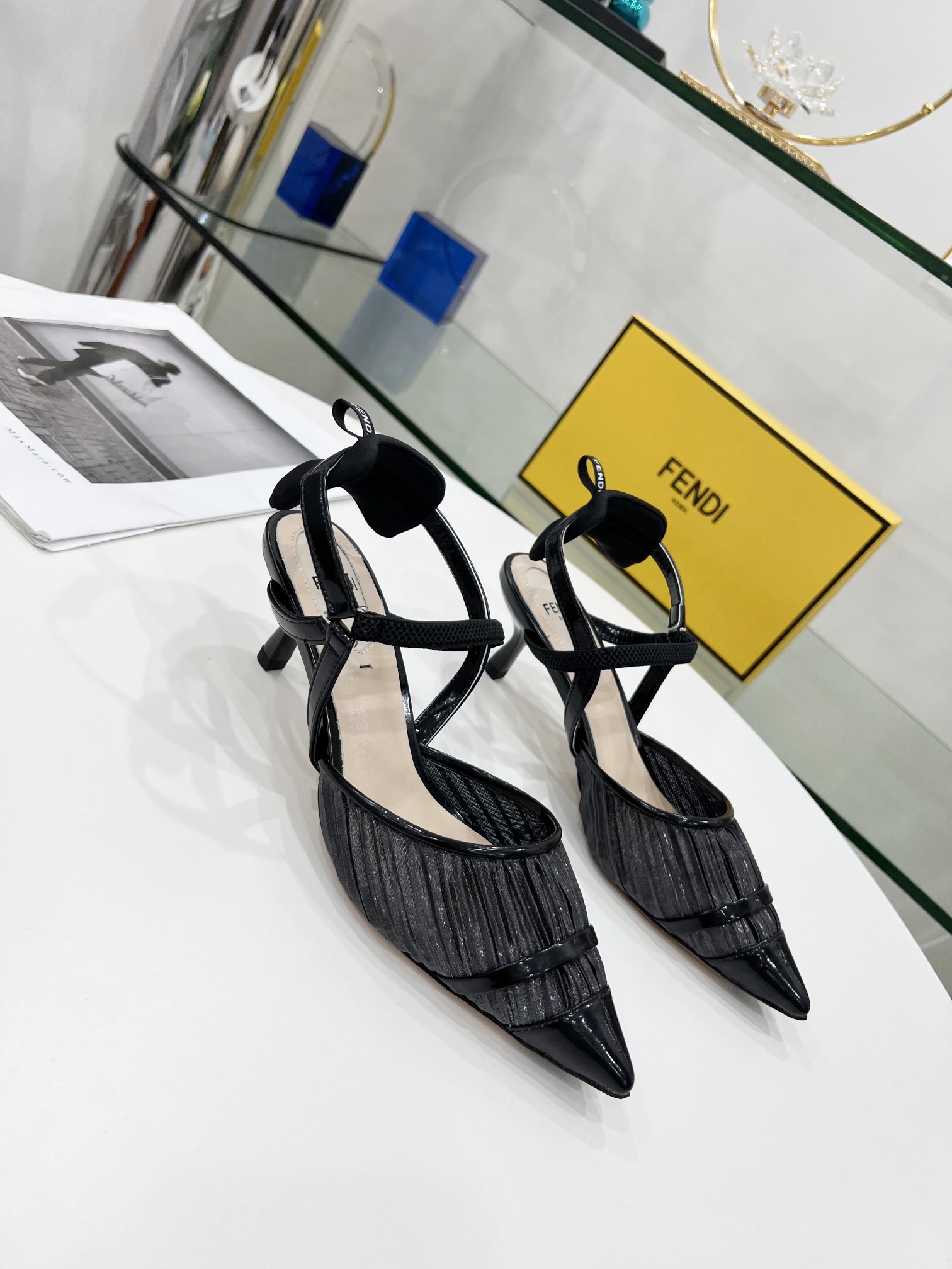 Fendi Women Colibri Pumps-0018 35-42