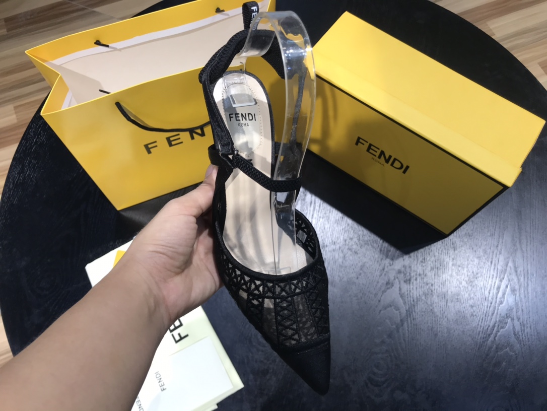 Fendi Women Colibri Pumps-0020 35-42