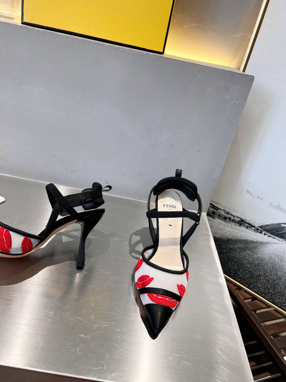 Fendi Women Colibri Pumps-0021 35-42
