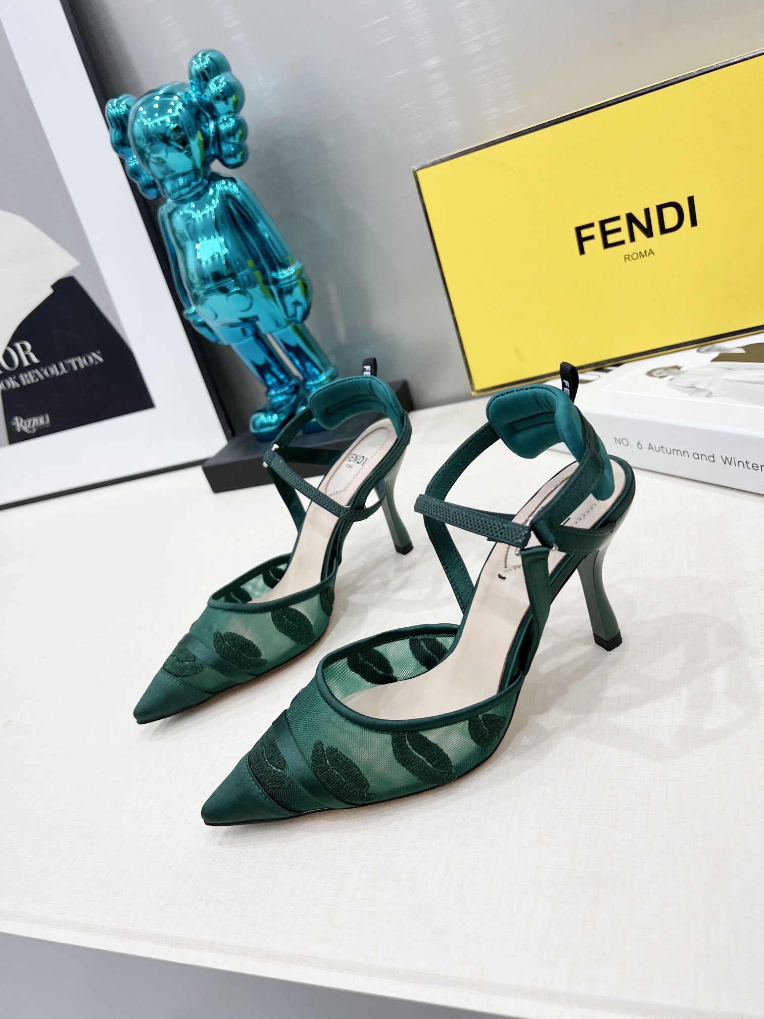 Fendi Women Colibri Pumps-0025 35-42