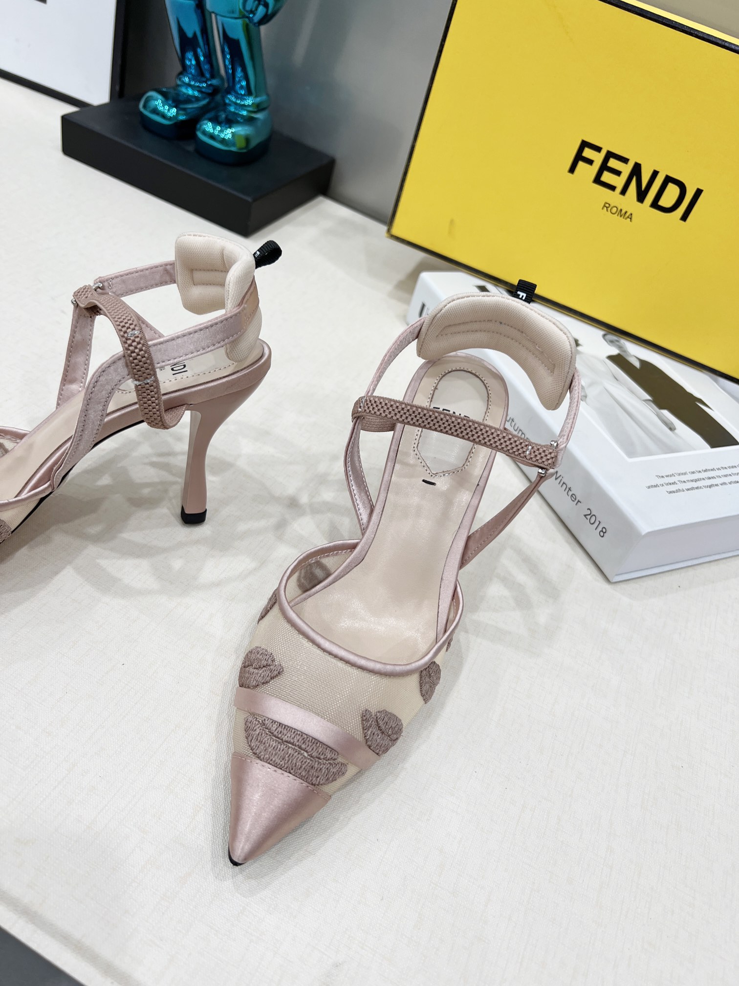 Fendi Women Colibri Pumps-0026 35-42