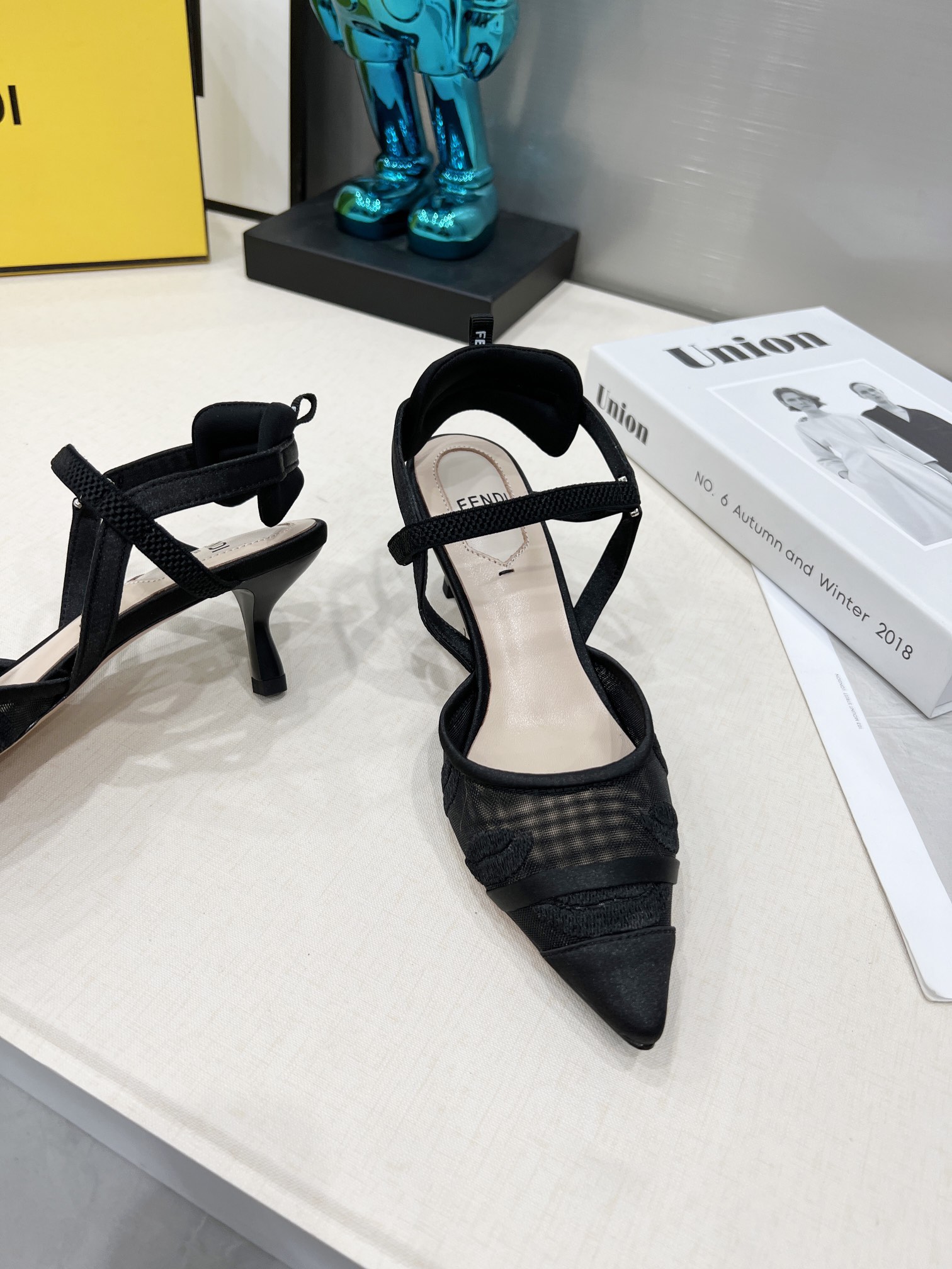 Fendi Women Colibri Pumps-0027 35-42