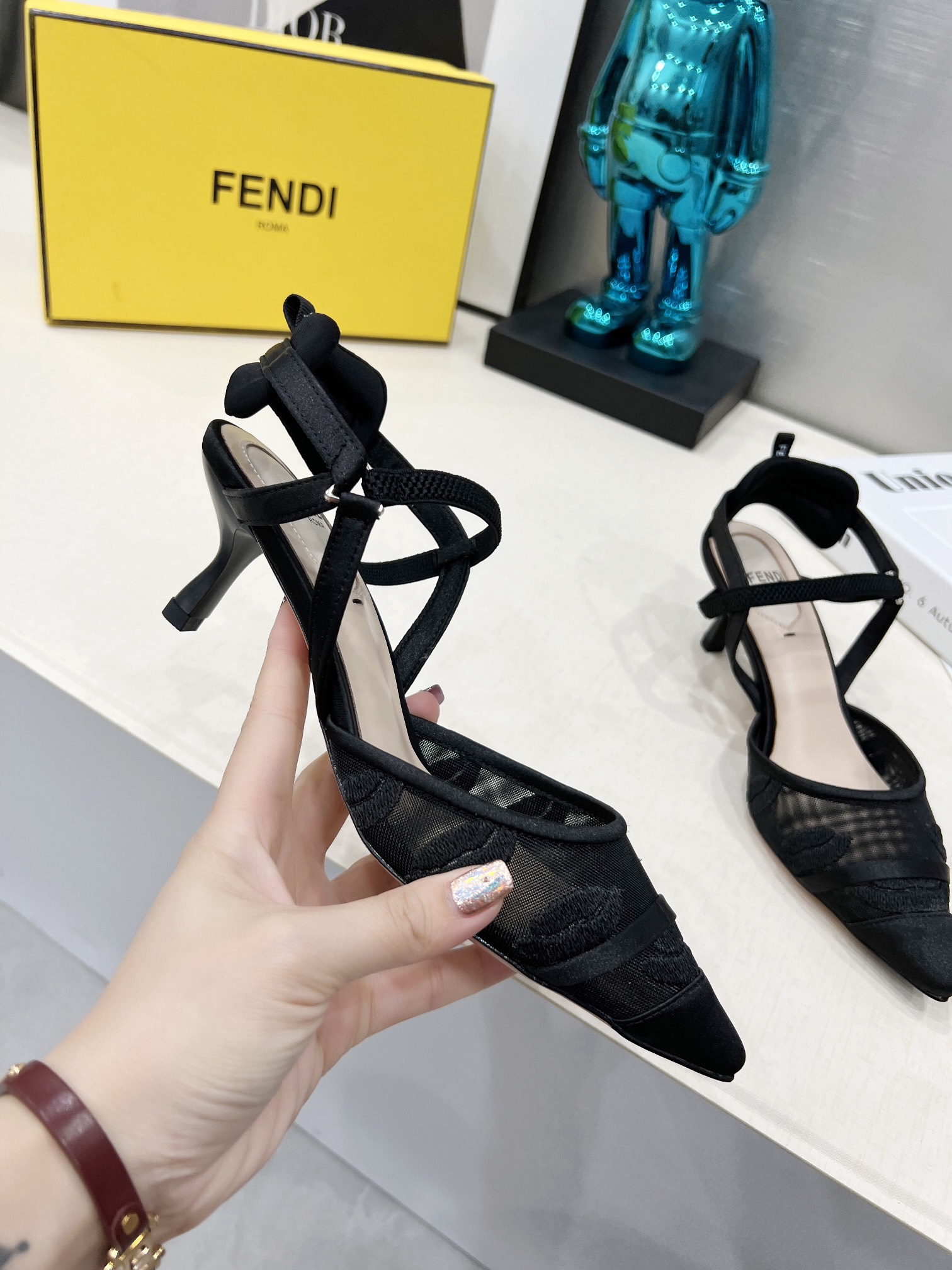 Fendi Women Colibri Pumps-0027 35-42