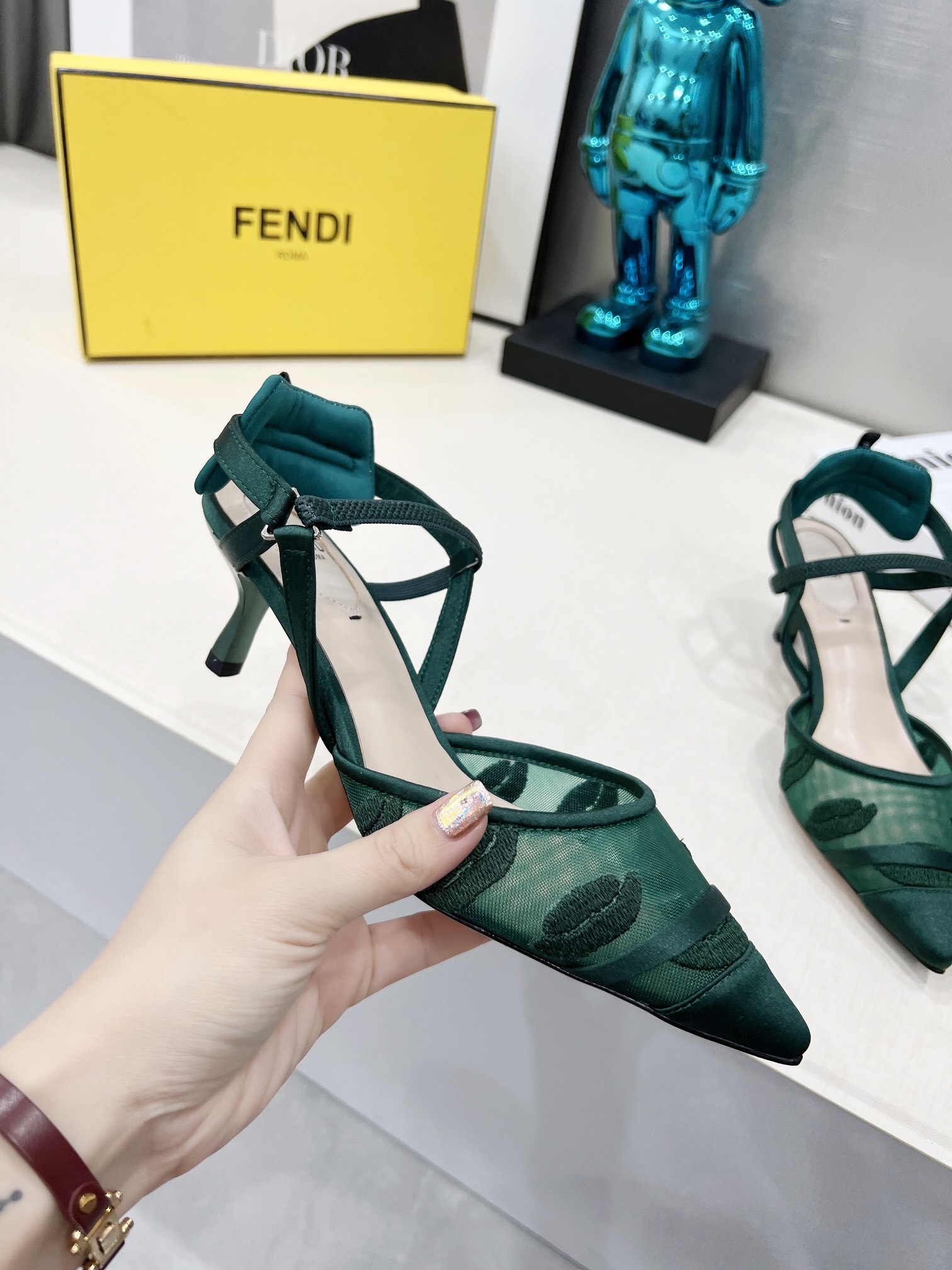 Fendi Women Colibri Pumps-0028 35-42