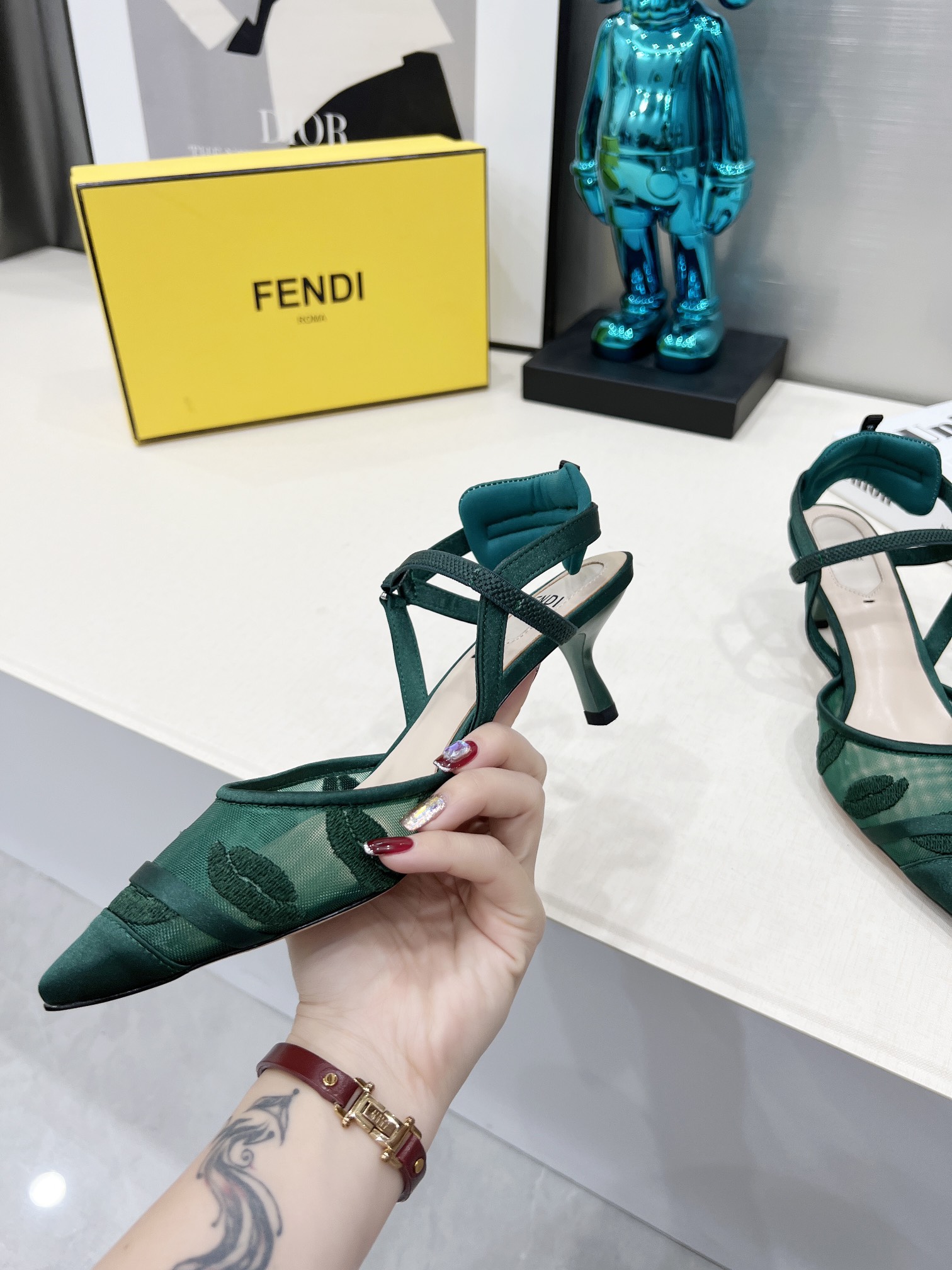 Fendi Women Colibri Pumps-0028 35-42