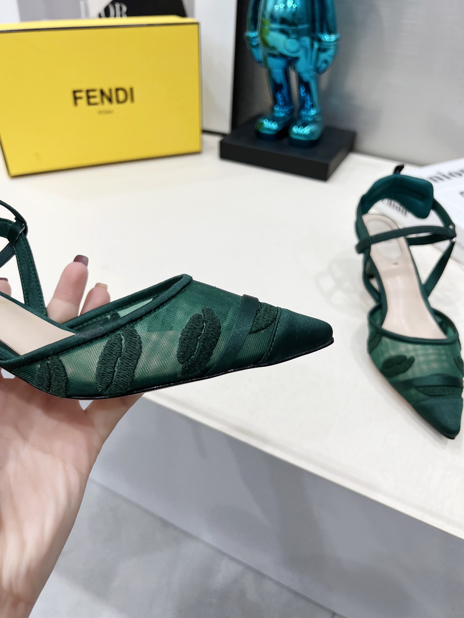Fendi Women Colibri Pumps-0028 35-42