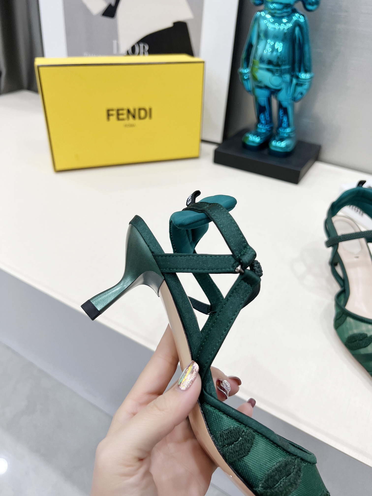 Fendi Women Colibri Pumps-0028 35-42