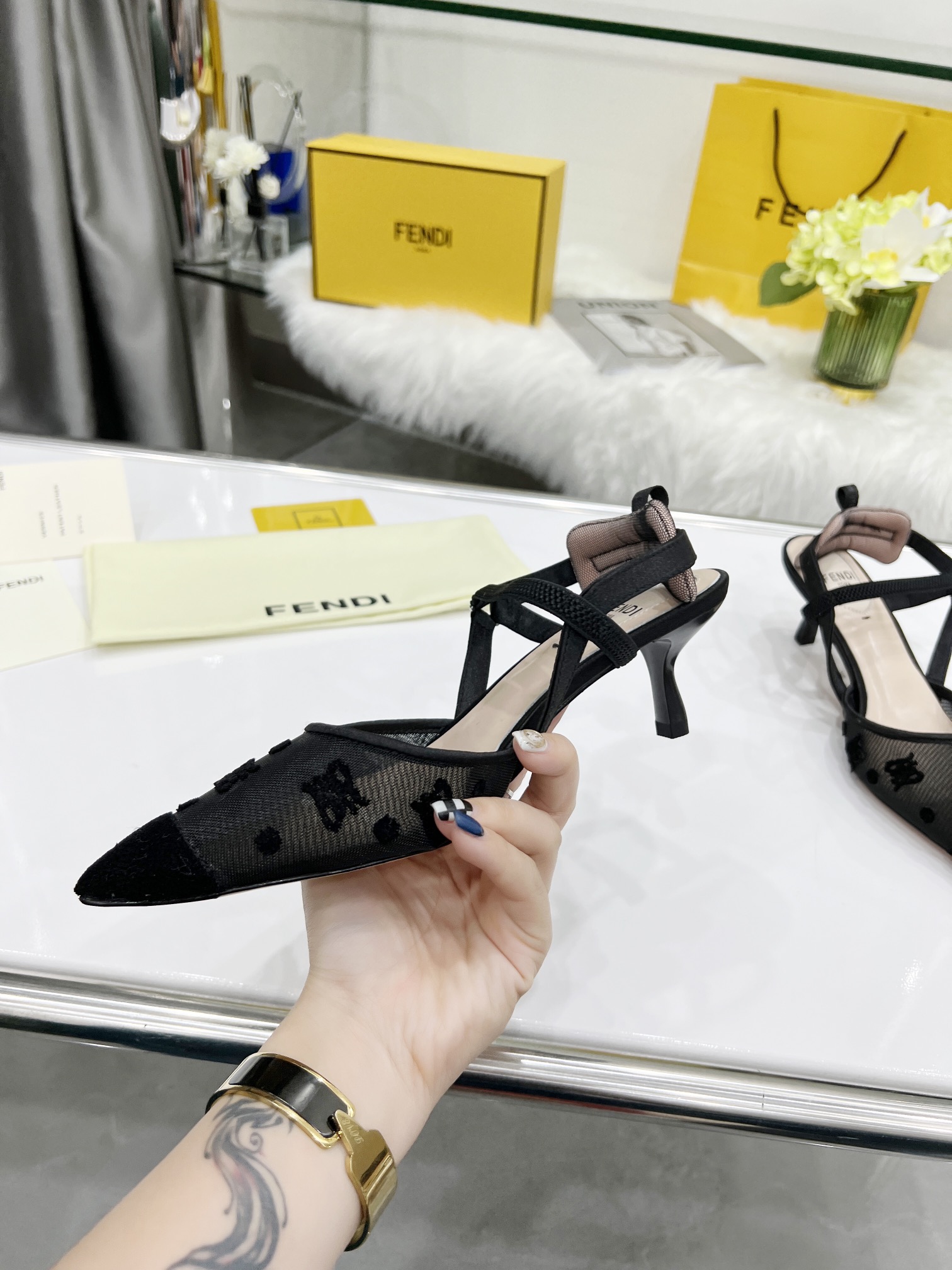 Fendi Women Colibri Pumps-0033 35-42