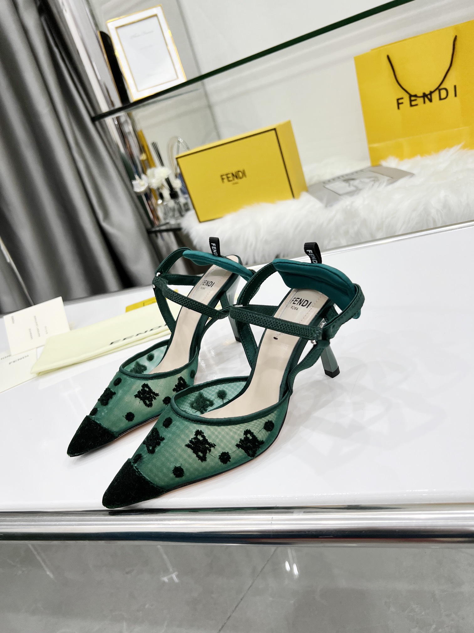Fendi Women Colibri Pumps-0034 35-42