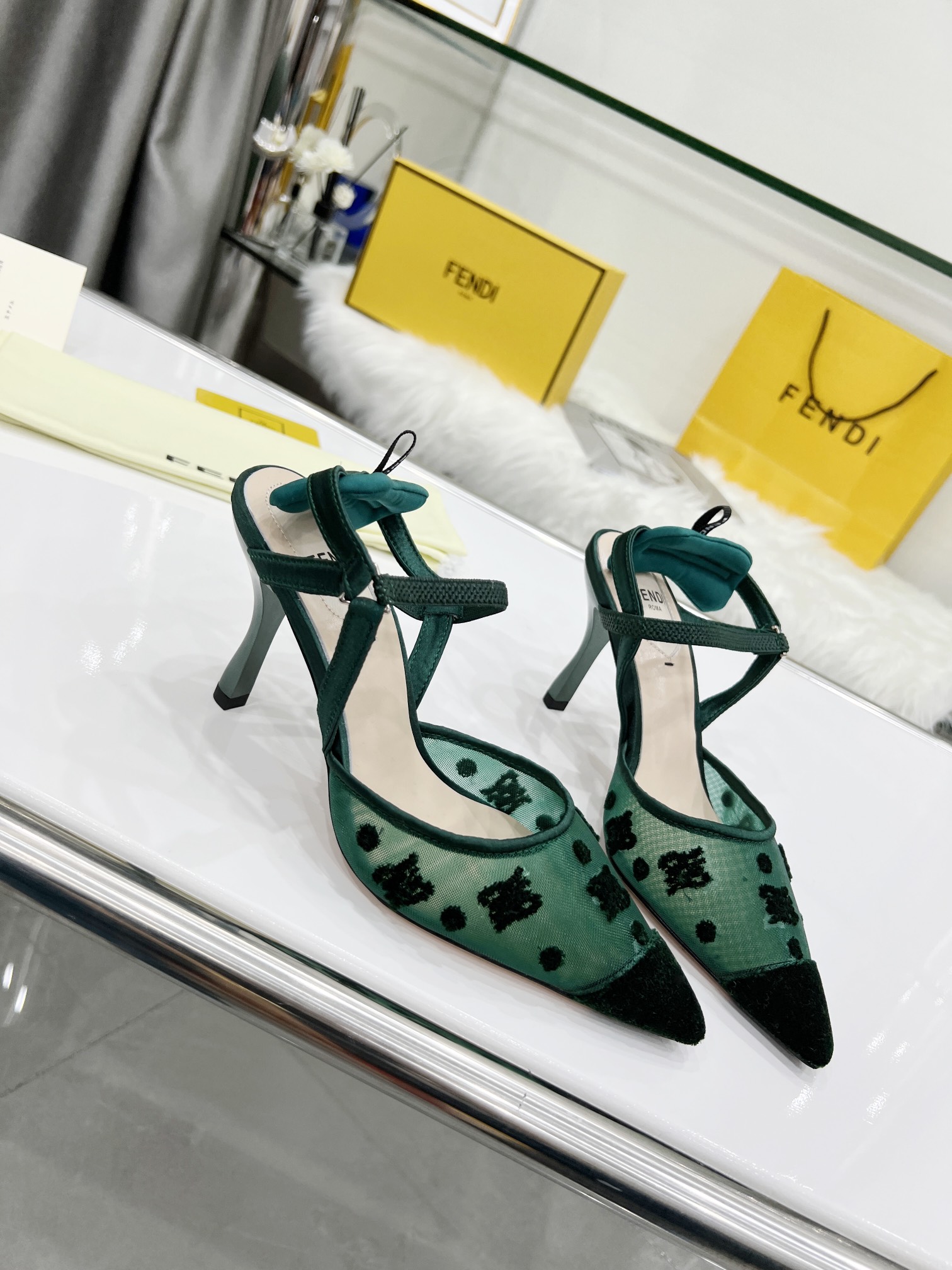 Fendi Women Colibri Pumps-0034 35-42