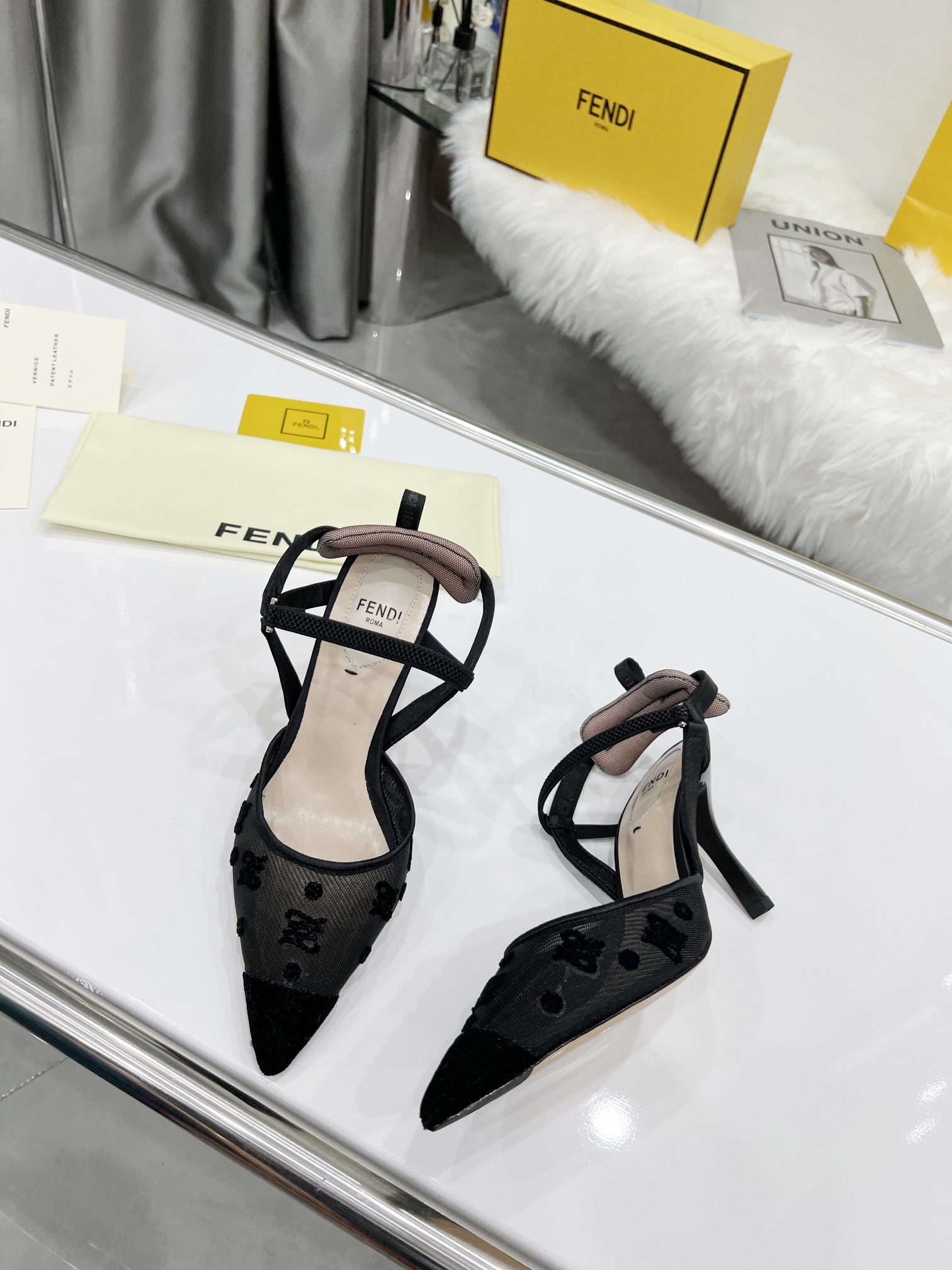 Fendi Women Colibri Pumps-0035 35-42